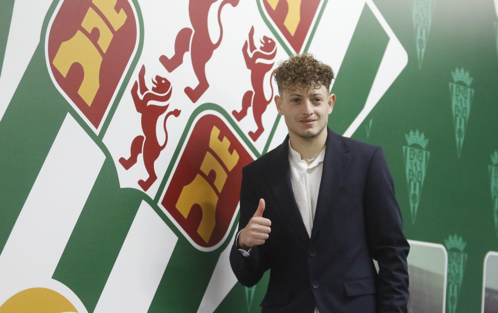 Las imágenes de la renovación de Simo hasta 2024 con el Córdoba CF