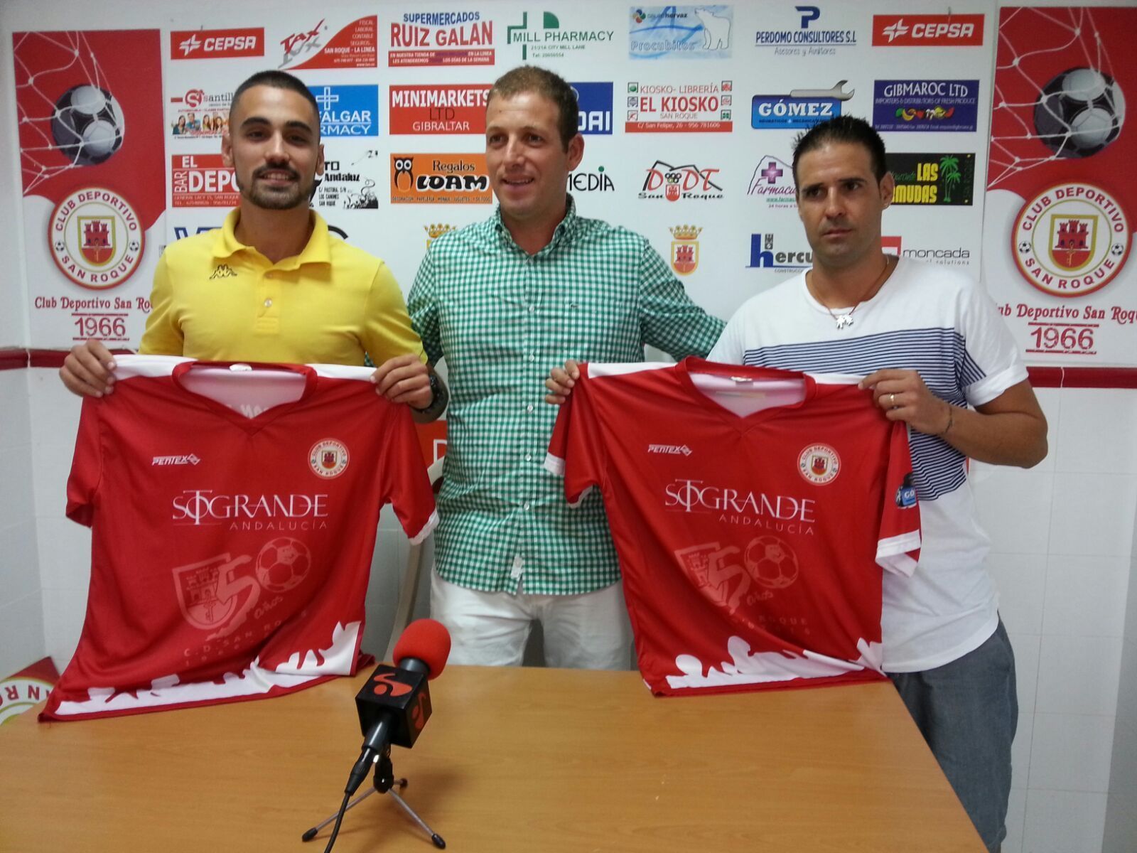 Aaron Acejo y Alexis de la Paz ya visten la roja del CD San Roque