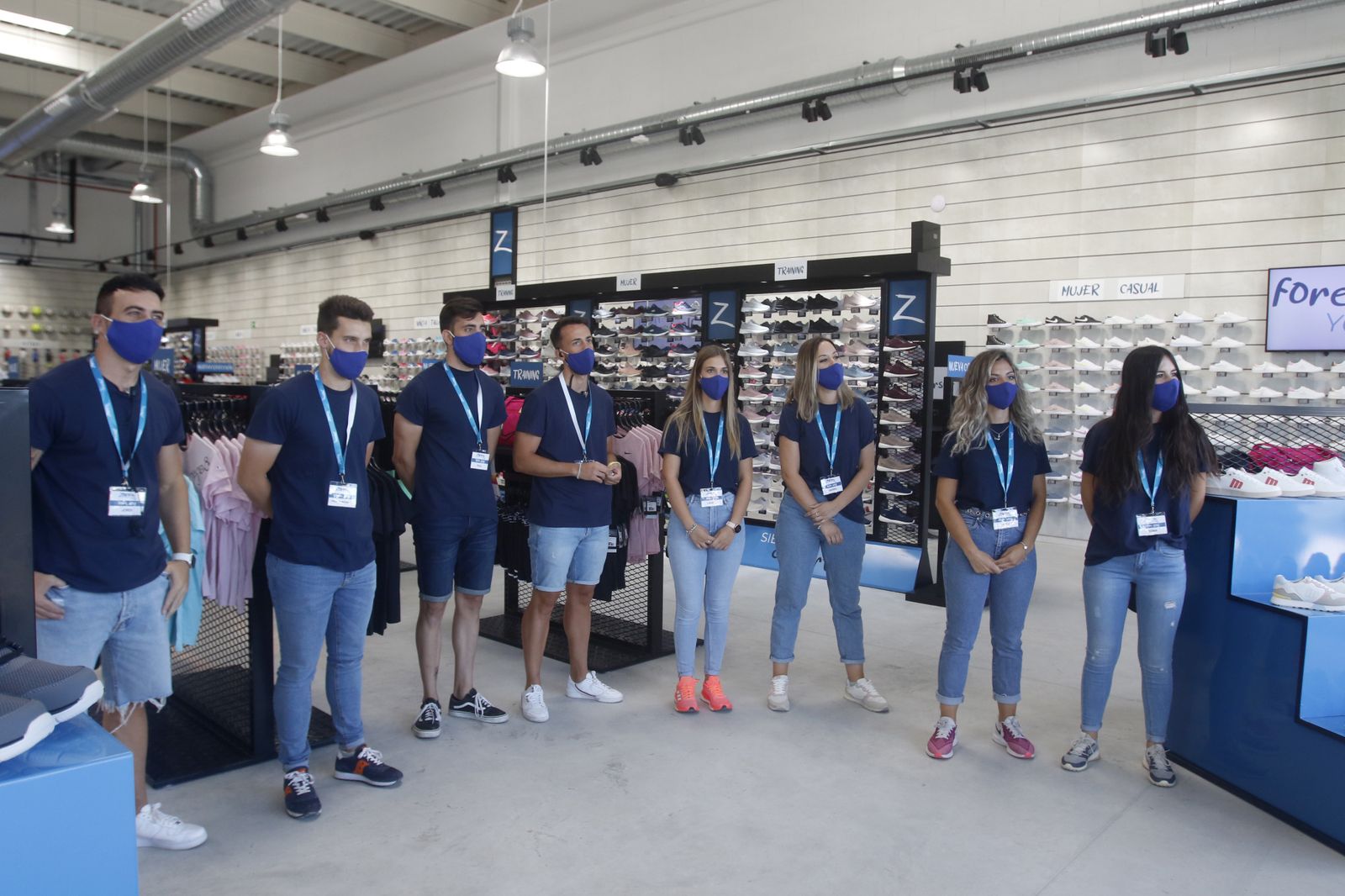 La apertura del parque comercial Los Patios de Azahara en Córdoba, en fofografías