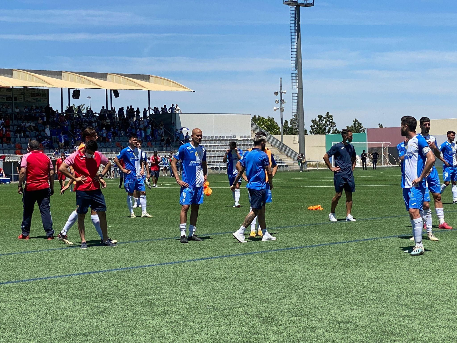 Los jugadores del Xerez CD terminaron hundidos tras la goleada