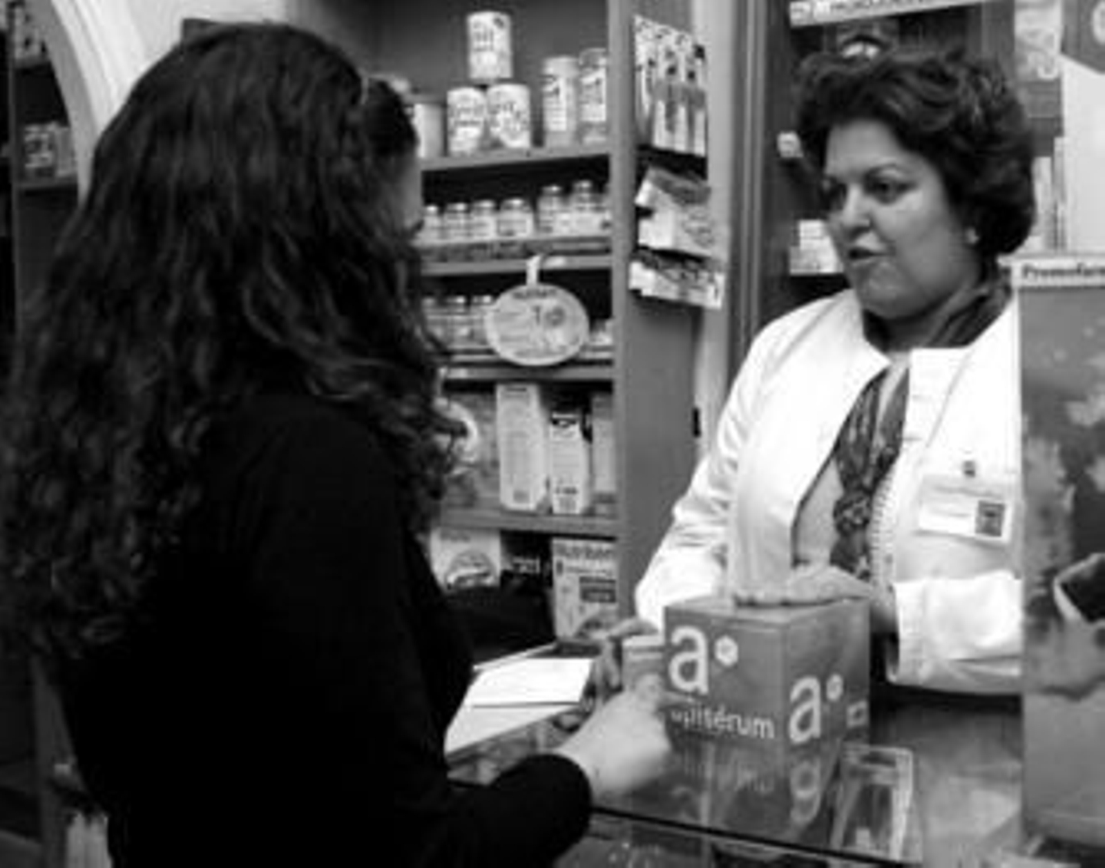 La nueva Ley pretende subrayar el carácter de profesional sanitario en el farmacéutico.