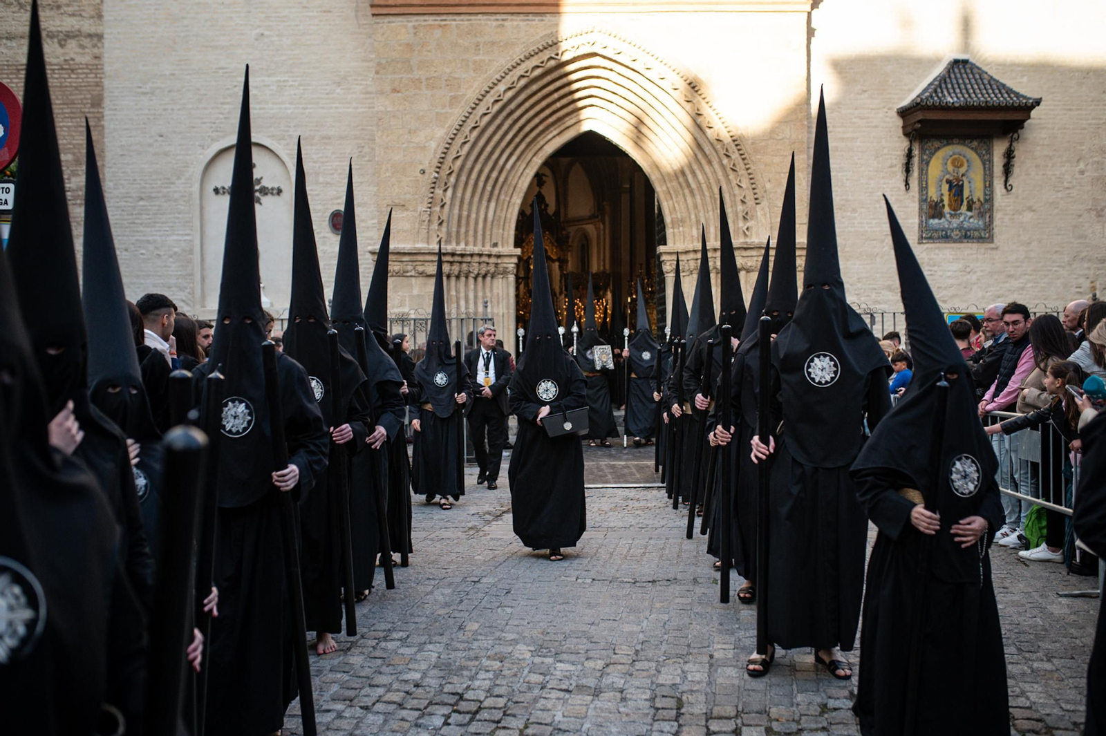 La Hermandad de los Javieres en la Semana Santa de Sevilla 2025