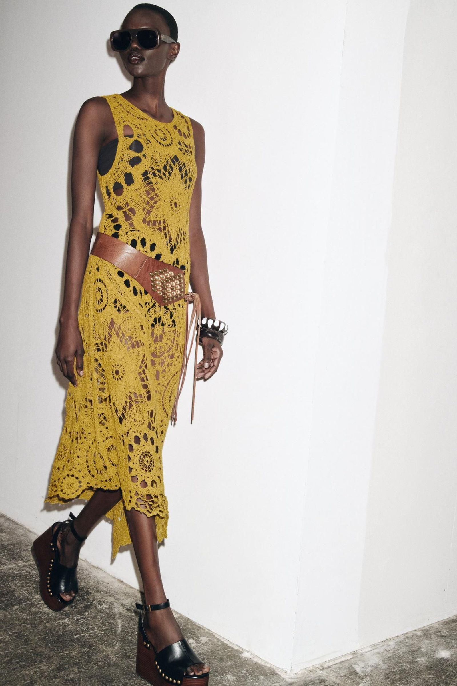 Vestido de punto de Zara.