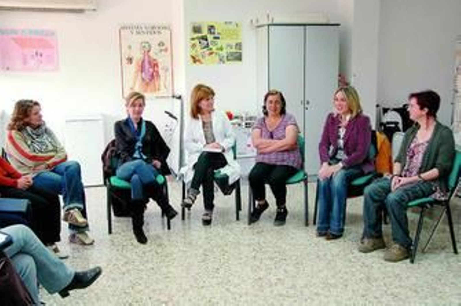 María Francisca Carazo, con las alumnas del taller de Cuidadores.