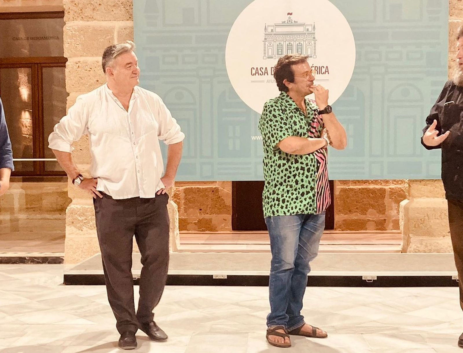 Mírala cara a cara que es la primera