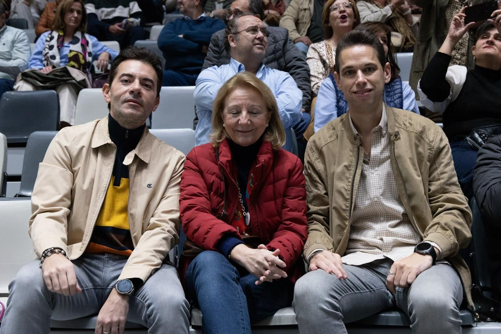 Así se disfruta en Jaén del concierto de Raphael, "Raphaelísimo"