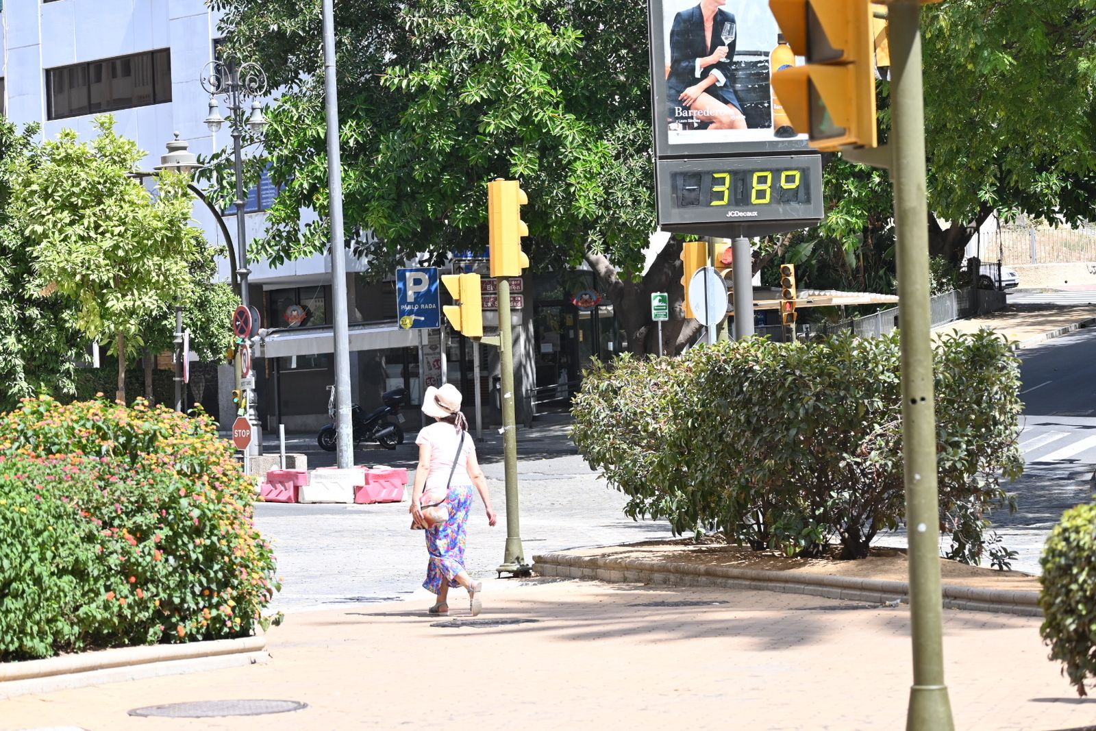 Las mejores imágenes de este sábado de intenso calor en las calles de Huelva