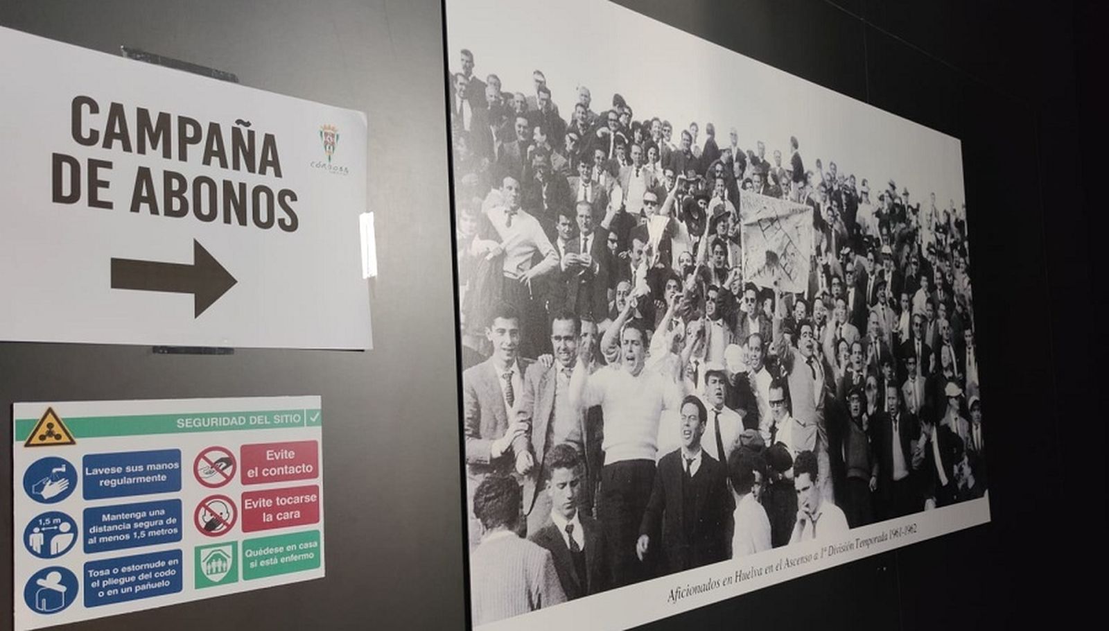 Uno de los accesos a las oficinas de El Arcángel ya señalizado para recibir a los primeros abonados.