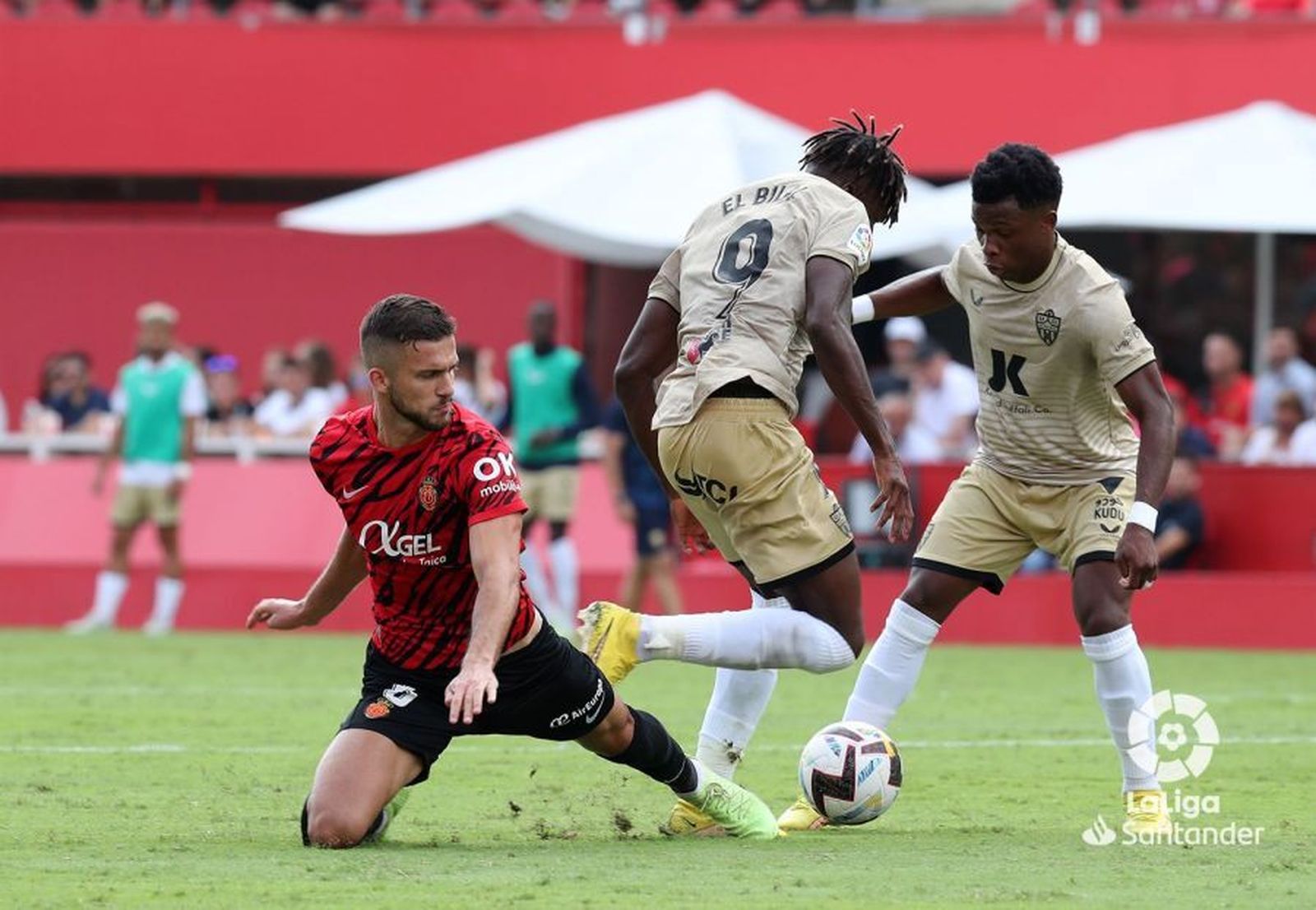 El Bilal y Ramazani conformaron la punta de ataque en Mallorca