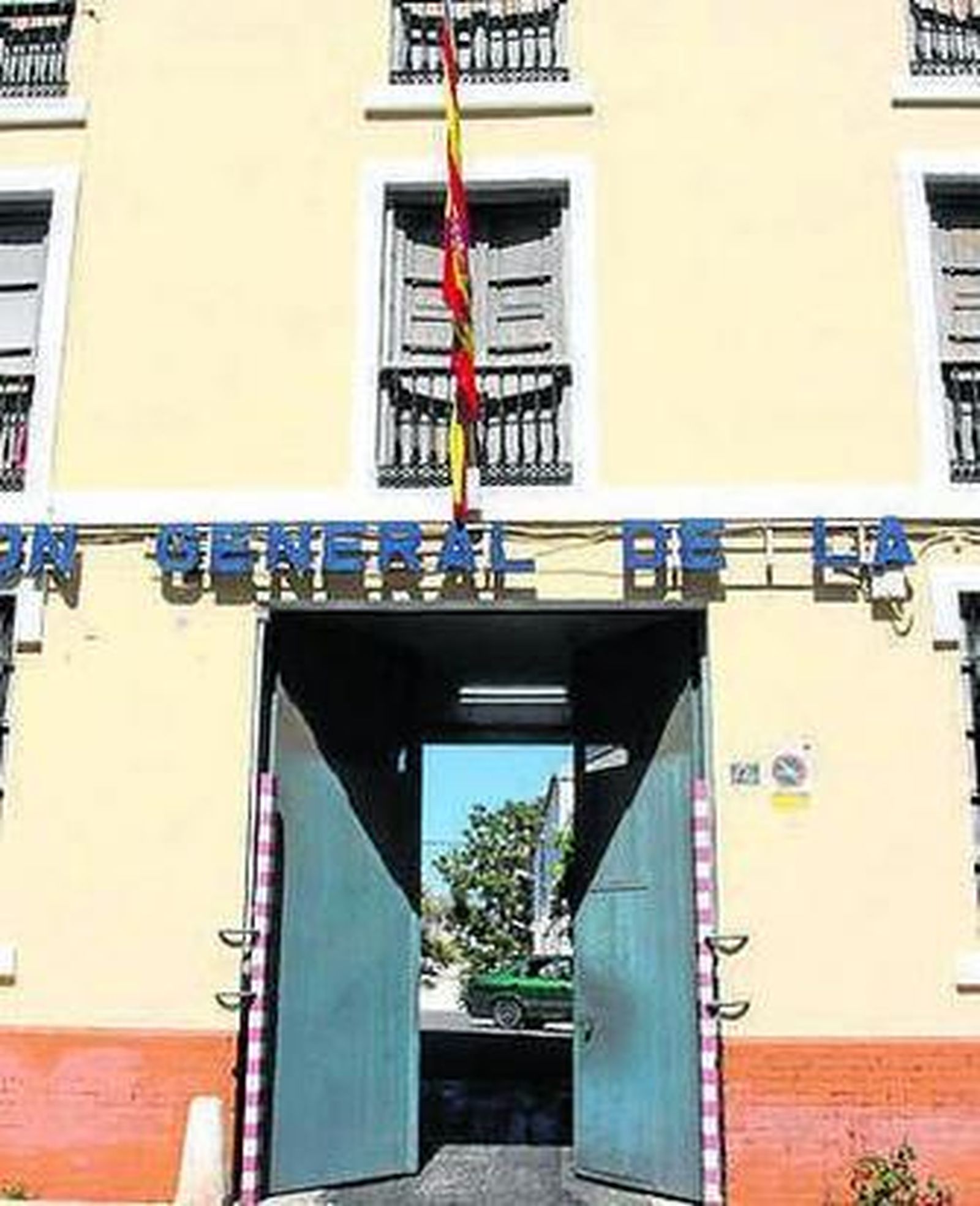 Edificio del CIE de Málaga.