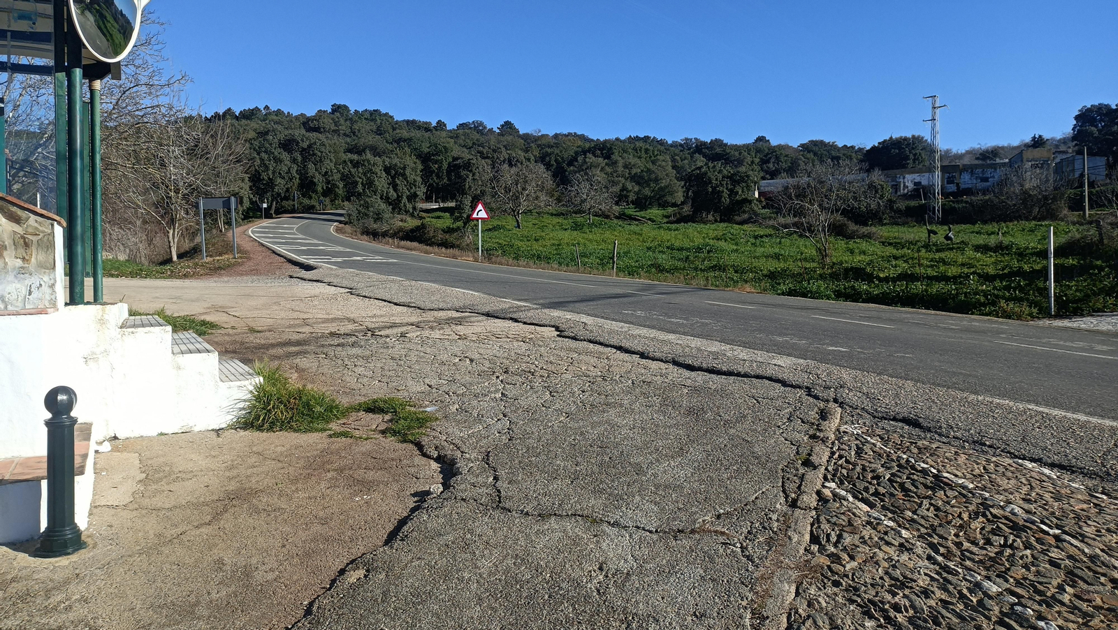 Buscamos la carretera para dar con el merendero.