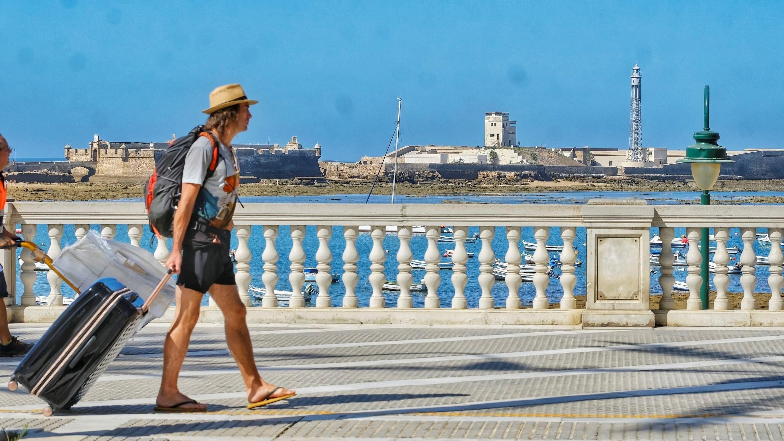 La provincia de Cádiz supera los 1,7 millones de pernoctaciones en el mes de julio