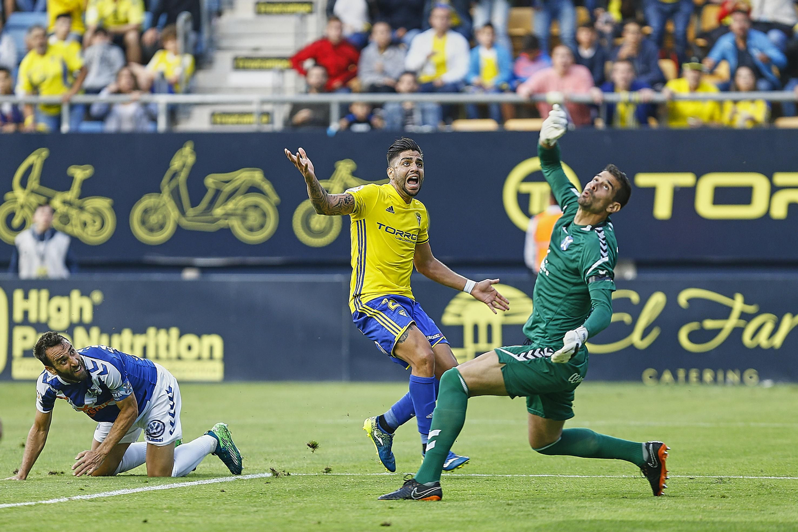 Imágenes del partido Cádiz C.F. - C.D. Tenerife