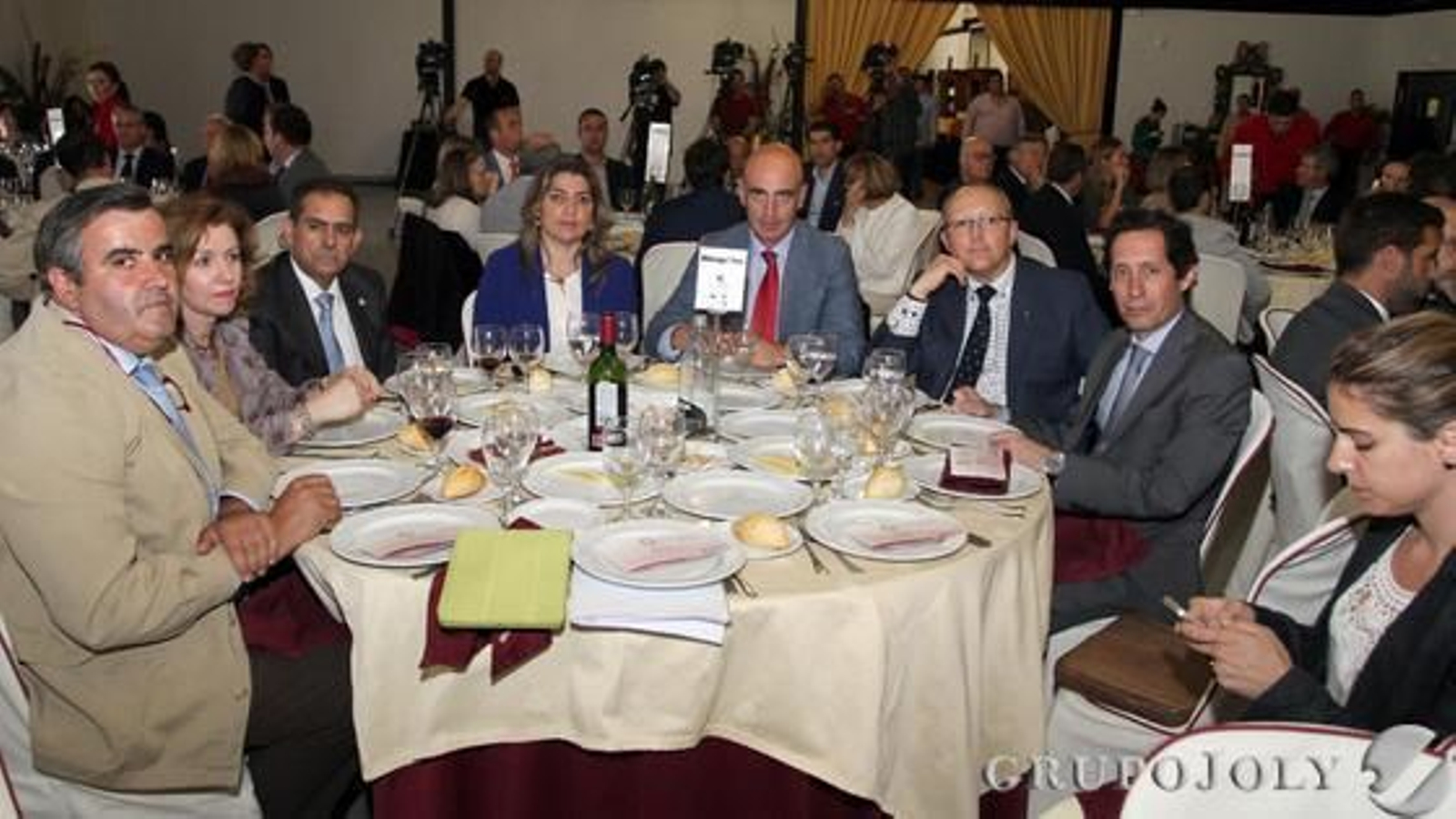 Rafael Aguado, Mª Regla Fernández, Miguel Olivares, Mª Dolores Vázquez, Fernando Pérez, Miguel Báñez y Víctor Manuel Ortiz.

Foto: Canterla/Josue Correa /Alberto Dominguez