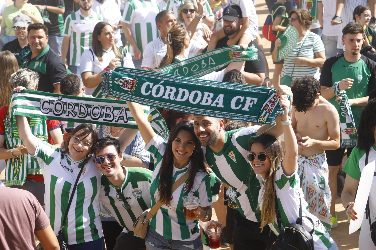 Las mejores fotos de la 'Fan Zone' del Córdoba CF antes del partido ante la Ponferradina