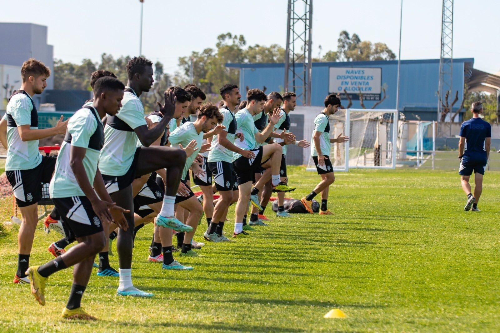 El Recreativo de Huelva durante el entreno de esta semana.