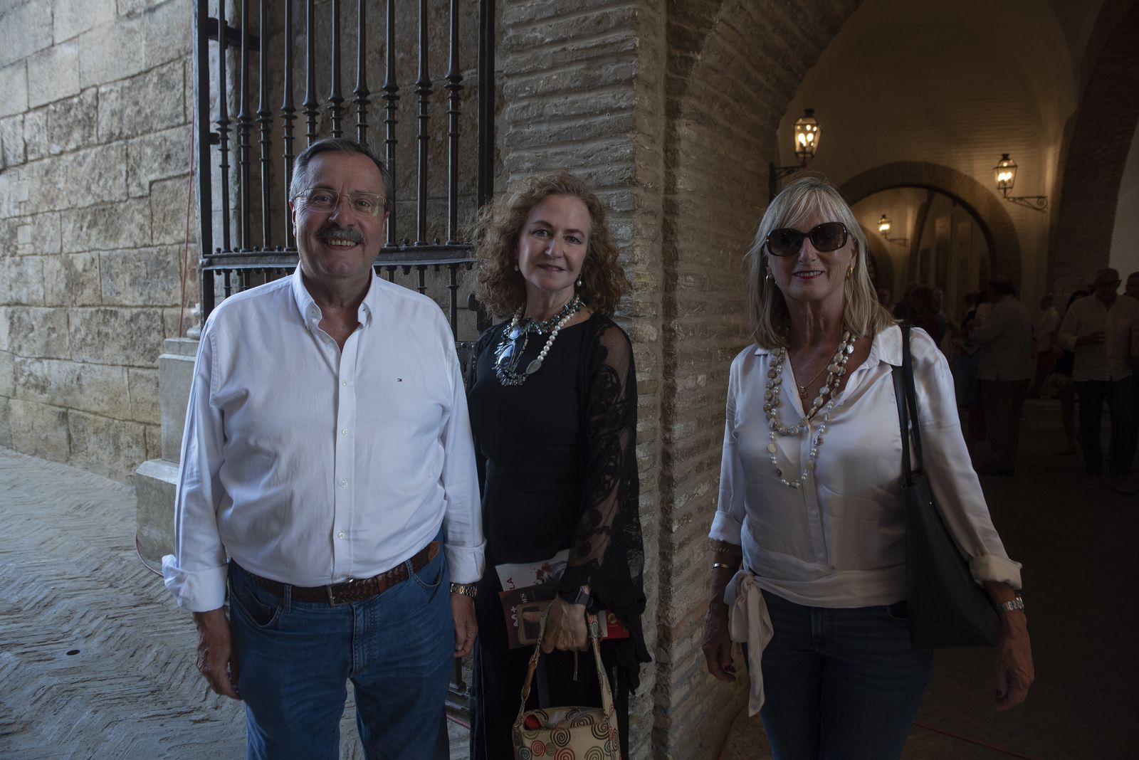 LUIS CÁCERES, FÁTIMA BERMÚDEZ-CORONEL Y NIEVES CARMONA