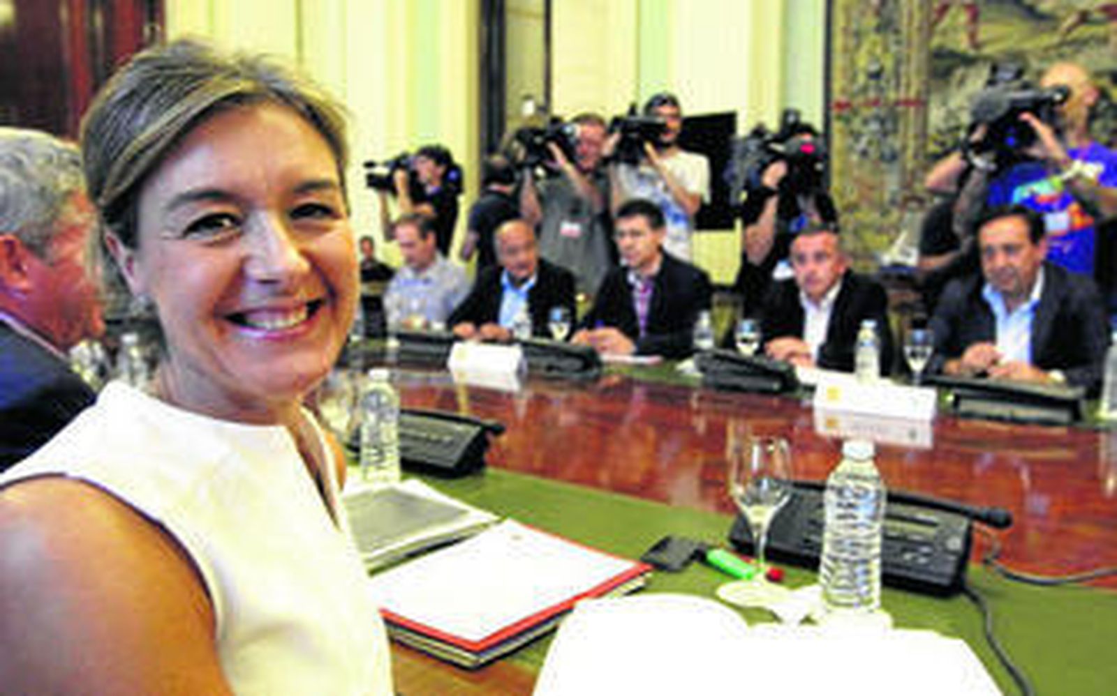 La ministra de Agricultura, Isabel García Tejerina, antes de la reunión que mantuvo la pasada semana con organizaciones agrarias españolas.