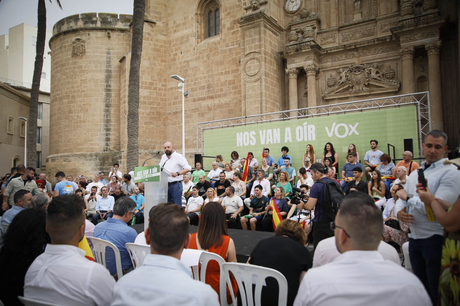 Imágenes de campaña para las elecciones europeas de VOX