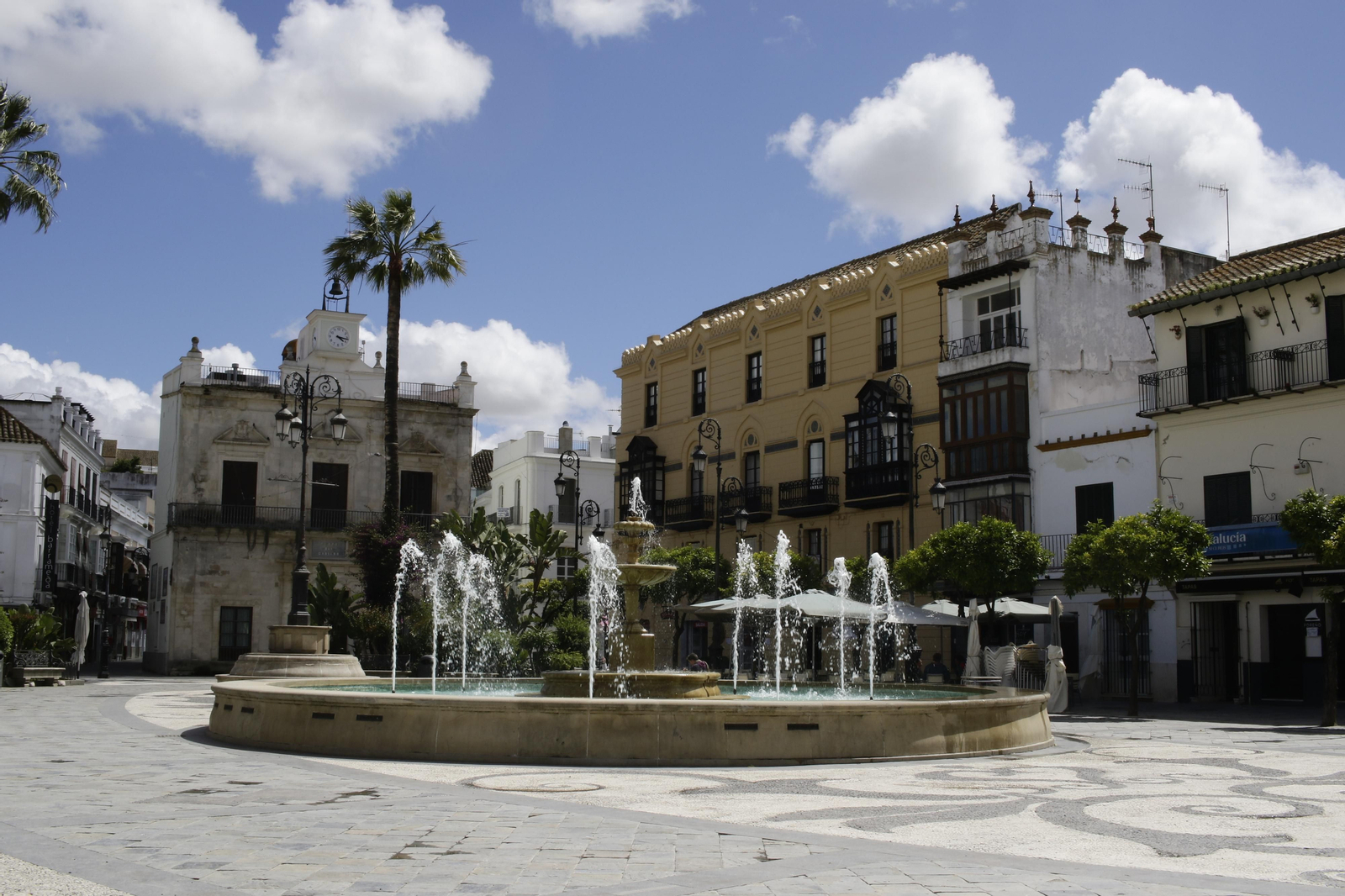 El Ayuntamiento ha adjudicado el servicio de mantenimiento de las fuentes ornamentales de la ciudad.