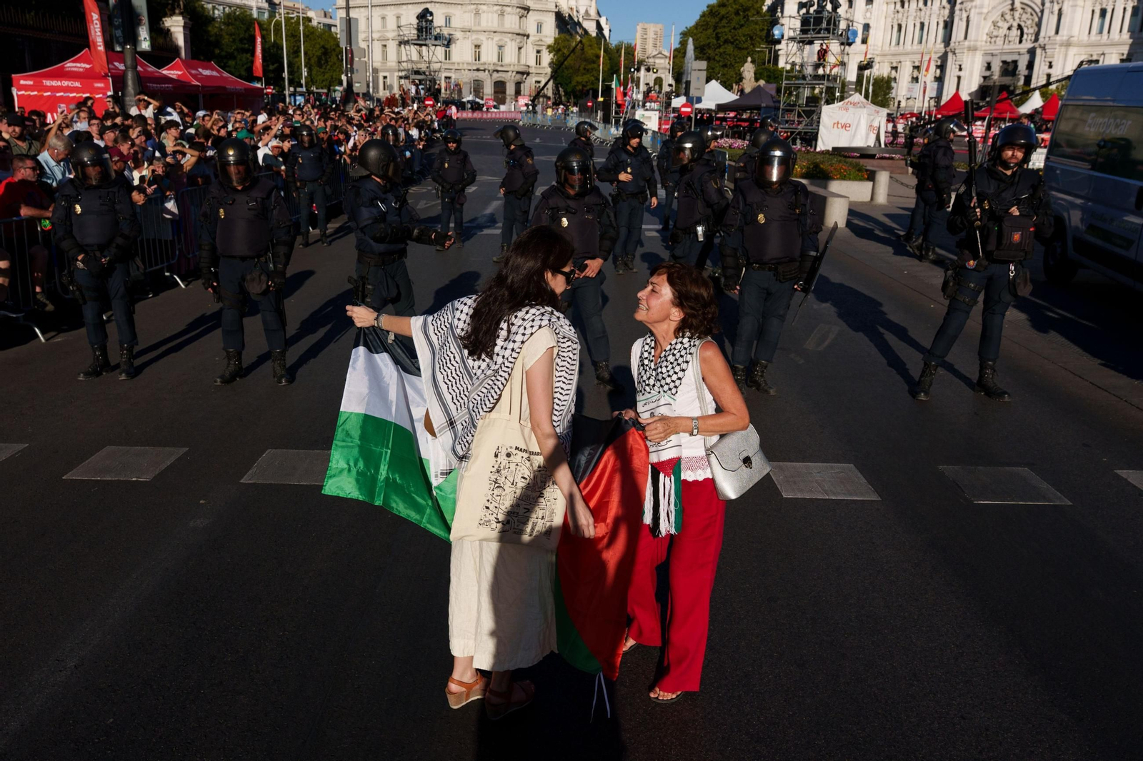 Las fotos de la protestas propalestinas que han obligado a cancelar la última etapa de la Vuelta a España