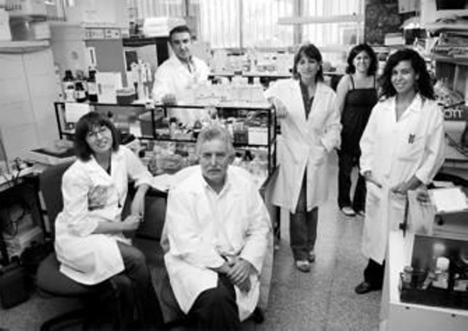 Parte del equipo del Labret con su director, José Becerra (primero a la derecha), y José Antonio Andrades, detrás a la izquierda.