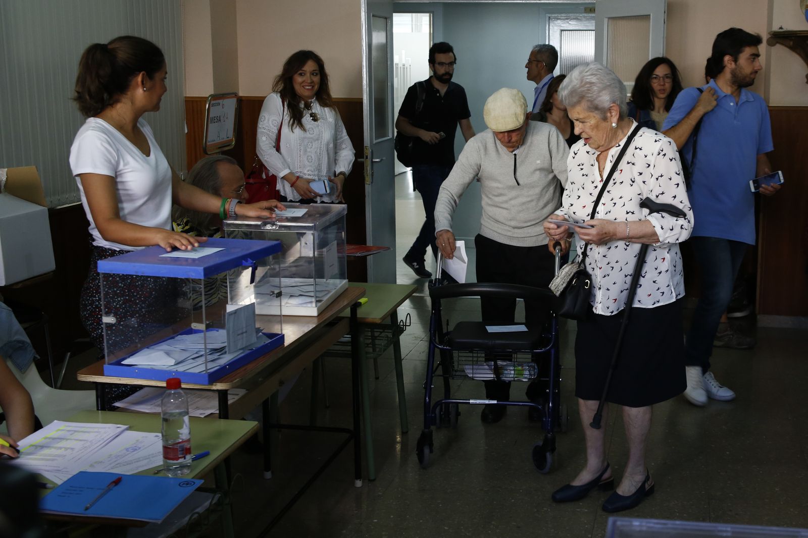 Imágenes de la jornada de votación en Granada