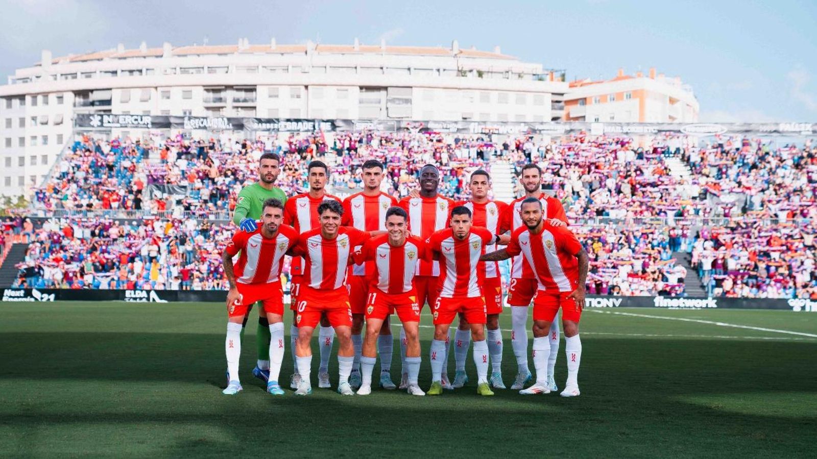 Once inicial del conjunto almeriense en su visita a Elda.
