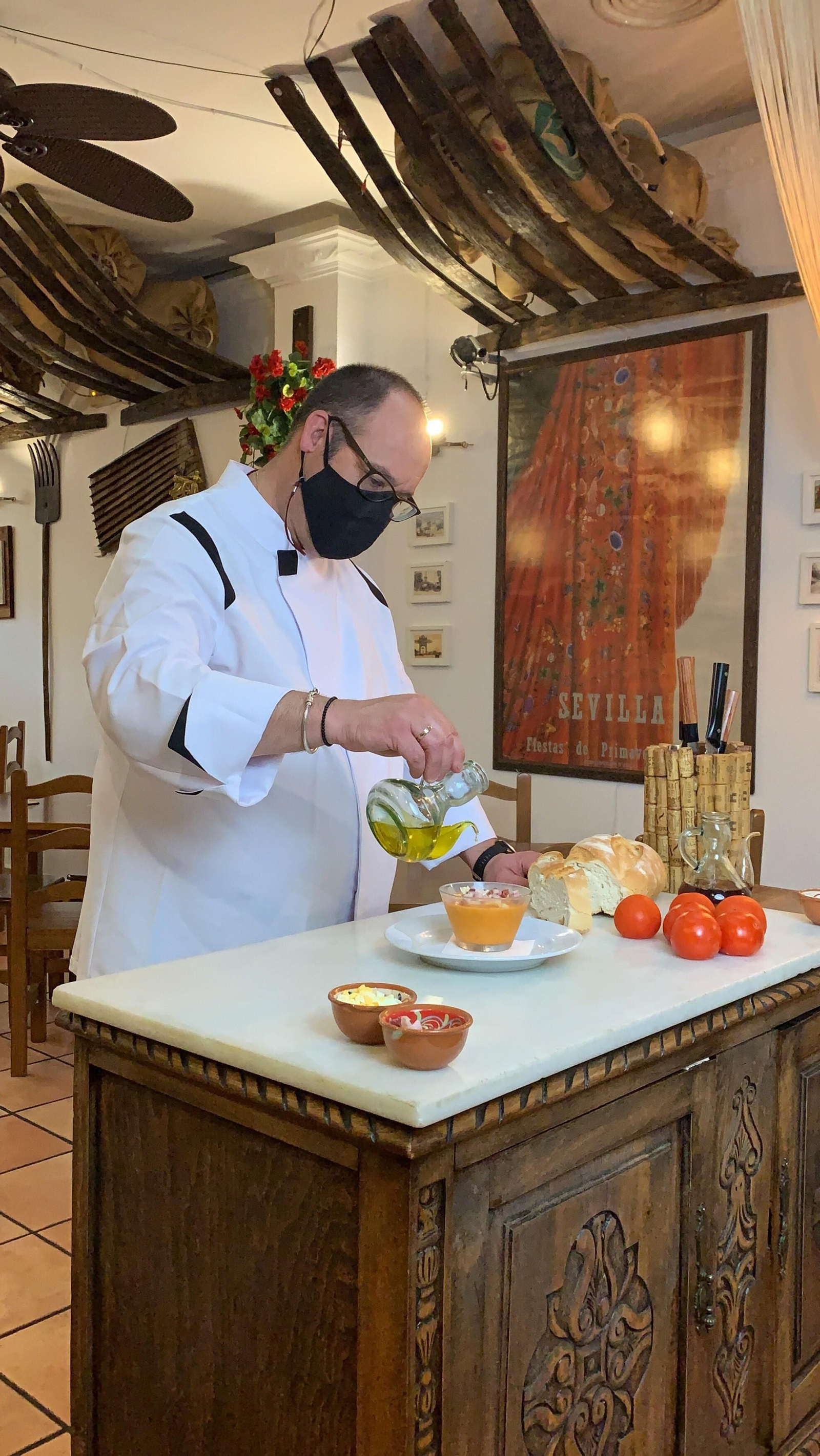 El evento, que tendrá lugar la Glorieta del Garrotal de Tomares, comenzará con una charla sobre las ostras, sus variedades y crianza.