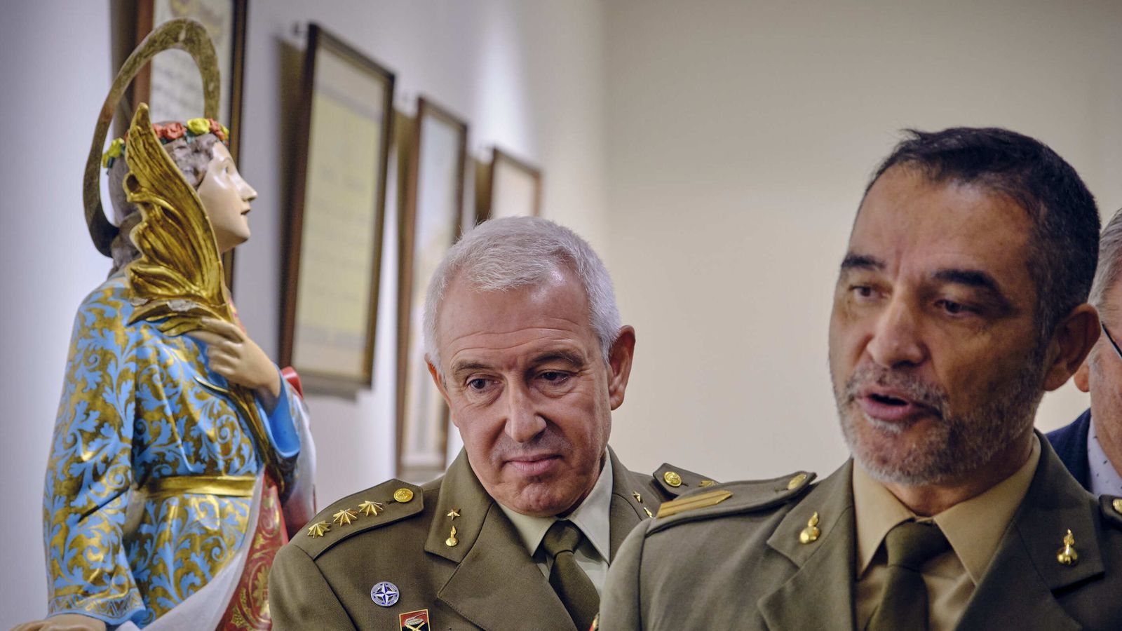 Exposición de  las imágenes relativas a Santa Barbaraque se custodian en las dependencias que el RACTA-4