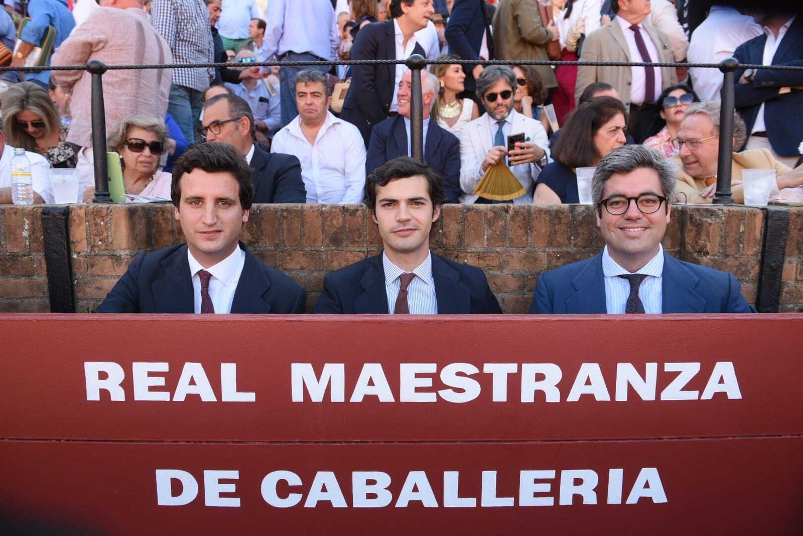 Ambiente en la Puerta del Príncipe en la corrida de El Juli, Daniel Luque y Pablo Aguado