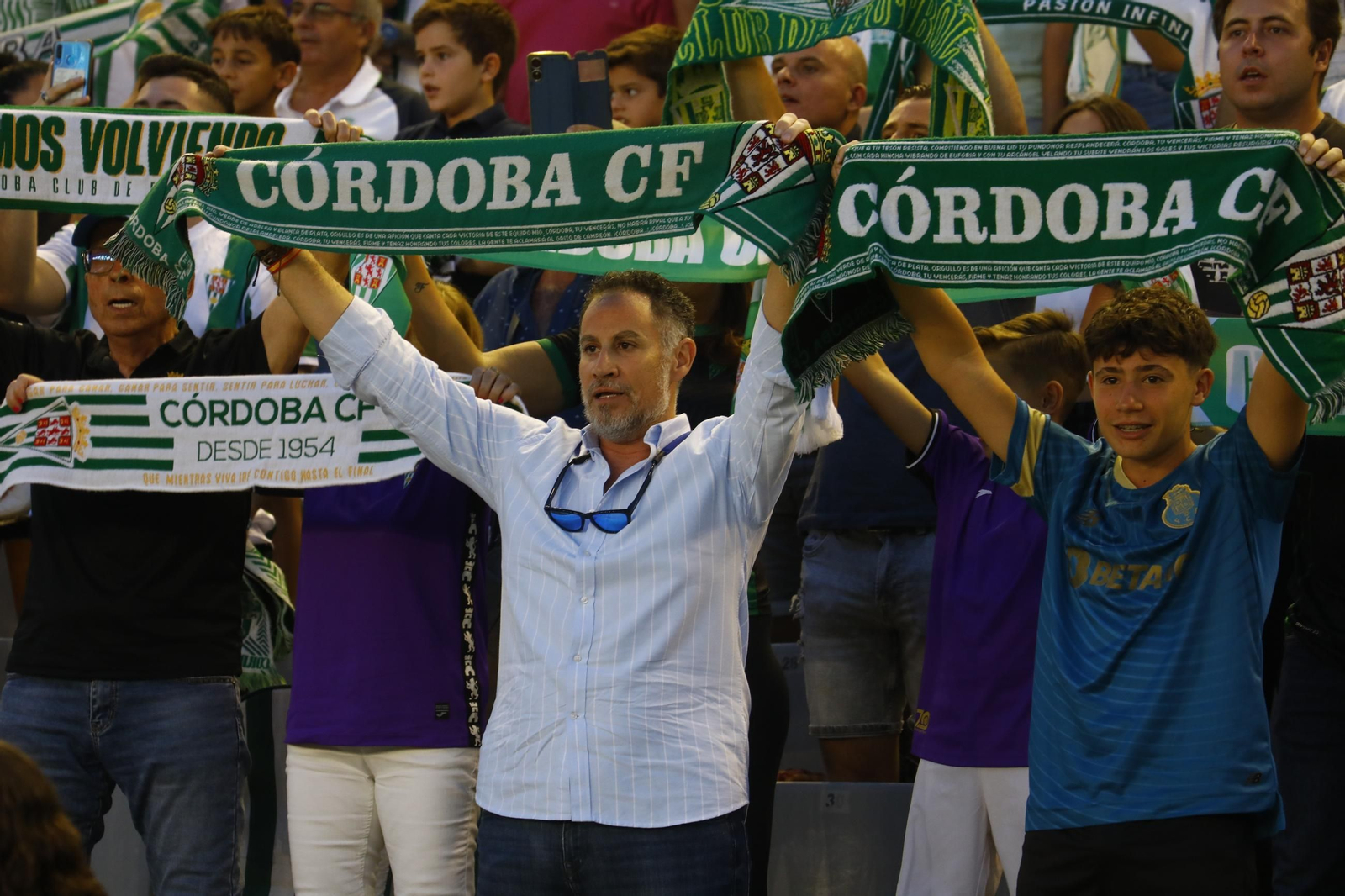 Las mejores fotos del ambiente en El Arcángel para el Córdoba CF - Deportivo
