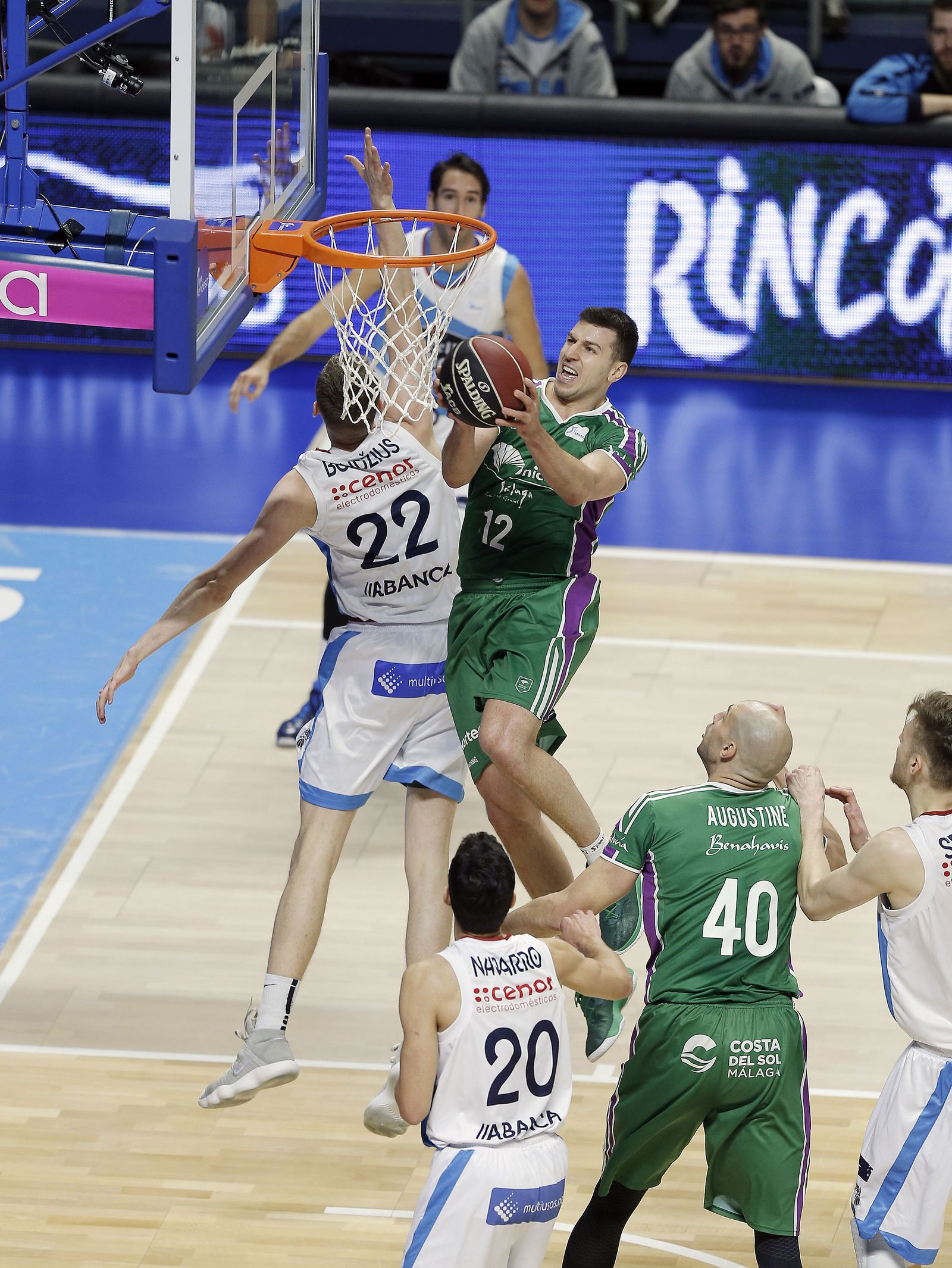 Dragan Milosavljevic en el partido ante el Obradoiro del Carpena.
