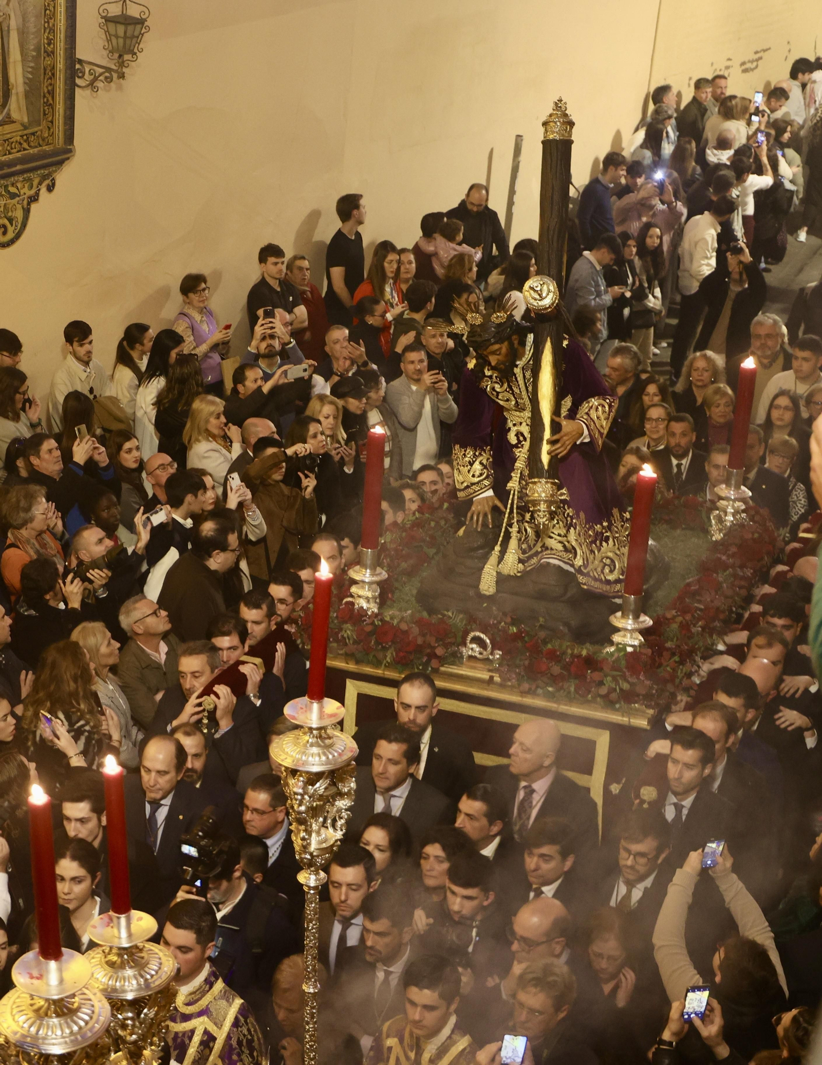 Traslado de las imágenes de la Hermandad de la Esperanza de Triana a su capilla