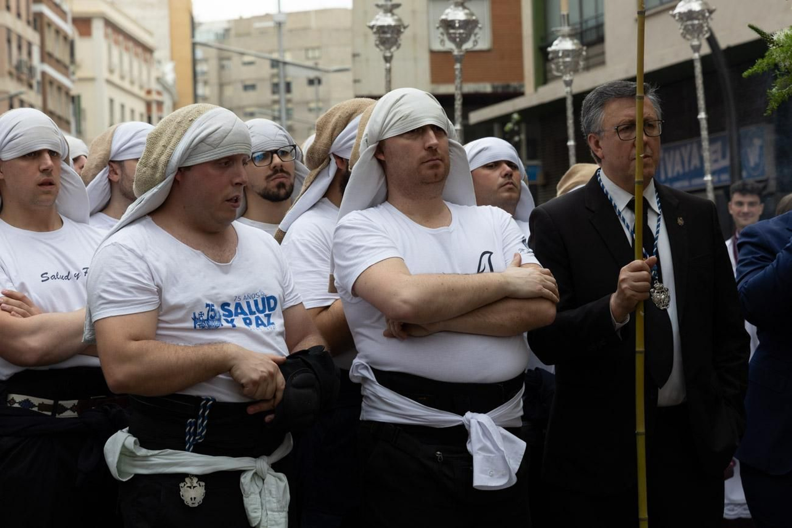 Los jiennenses se echan a la calle para presenciar la primera de las procesiones de la jornada: la Borriquilla (I)
