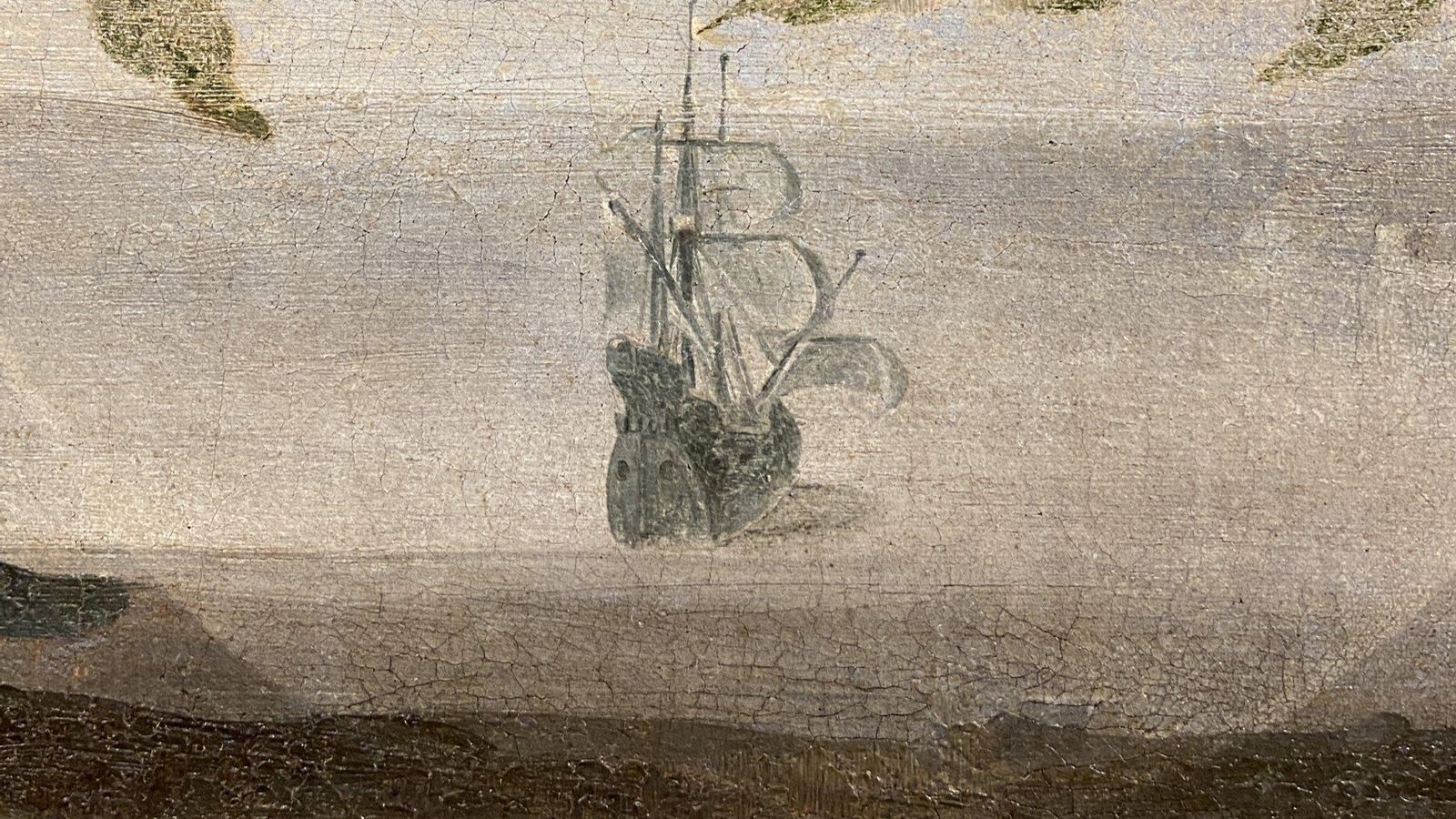 La firma "camuflada" en el galeón.