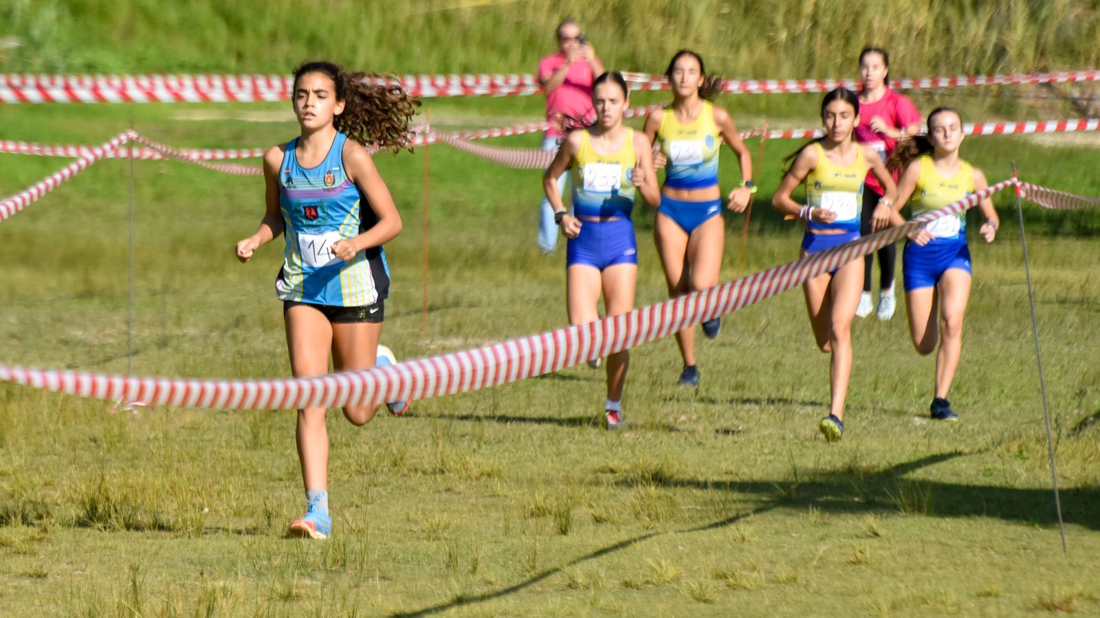Las fotos del  V cross 'Con el Mar de Fondo' de los Juegos Municipales de atletismo de Algeciras