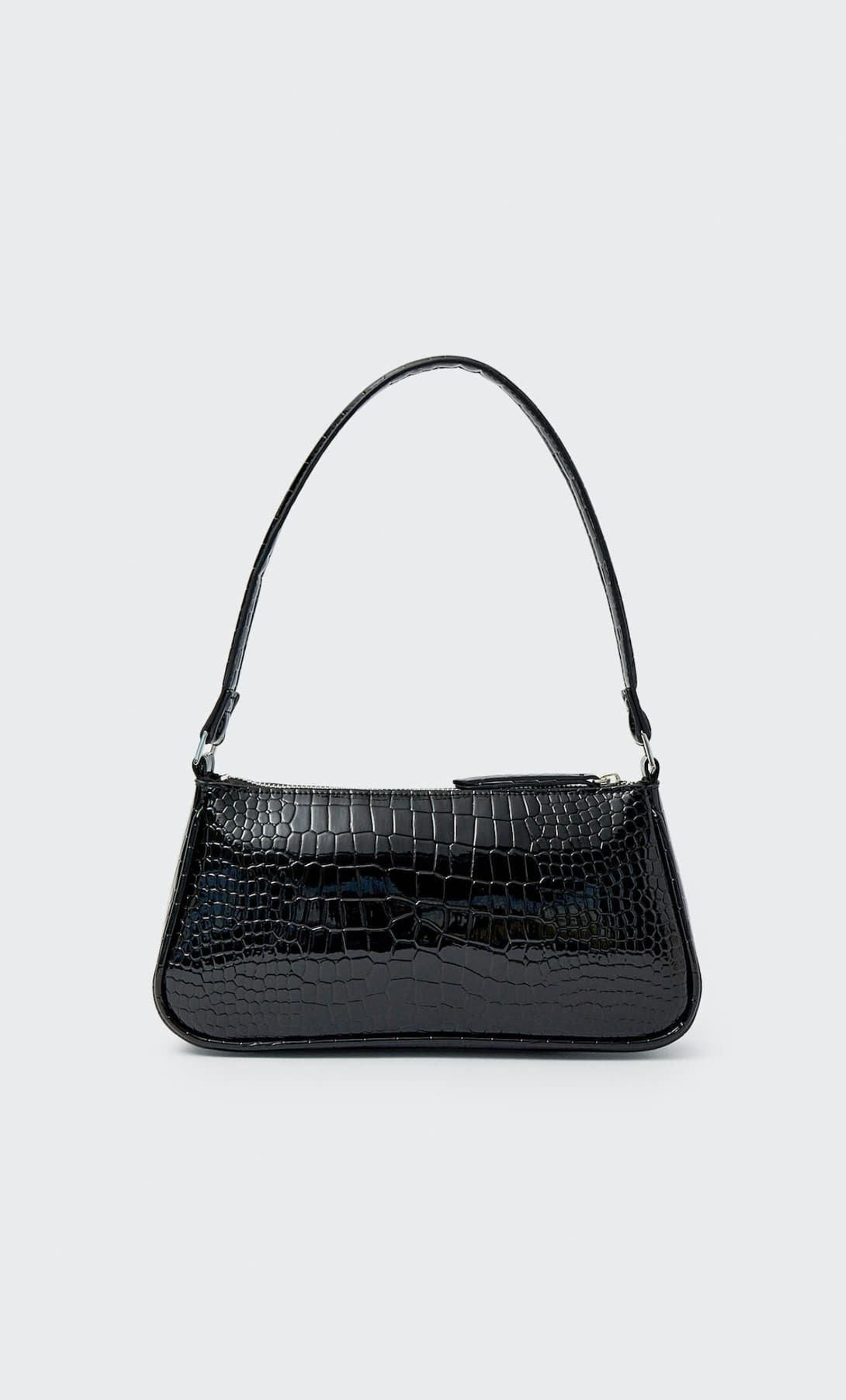 Bolso bandolera de Stradivarius.