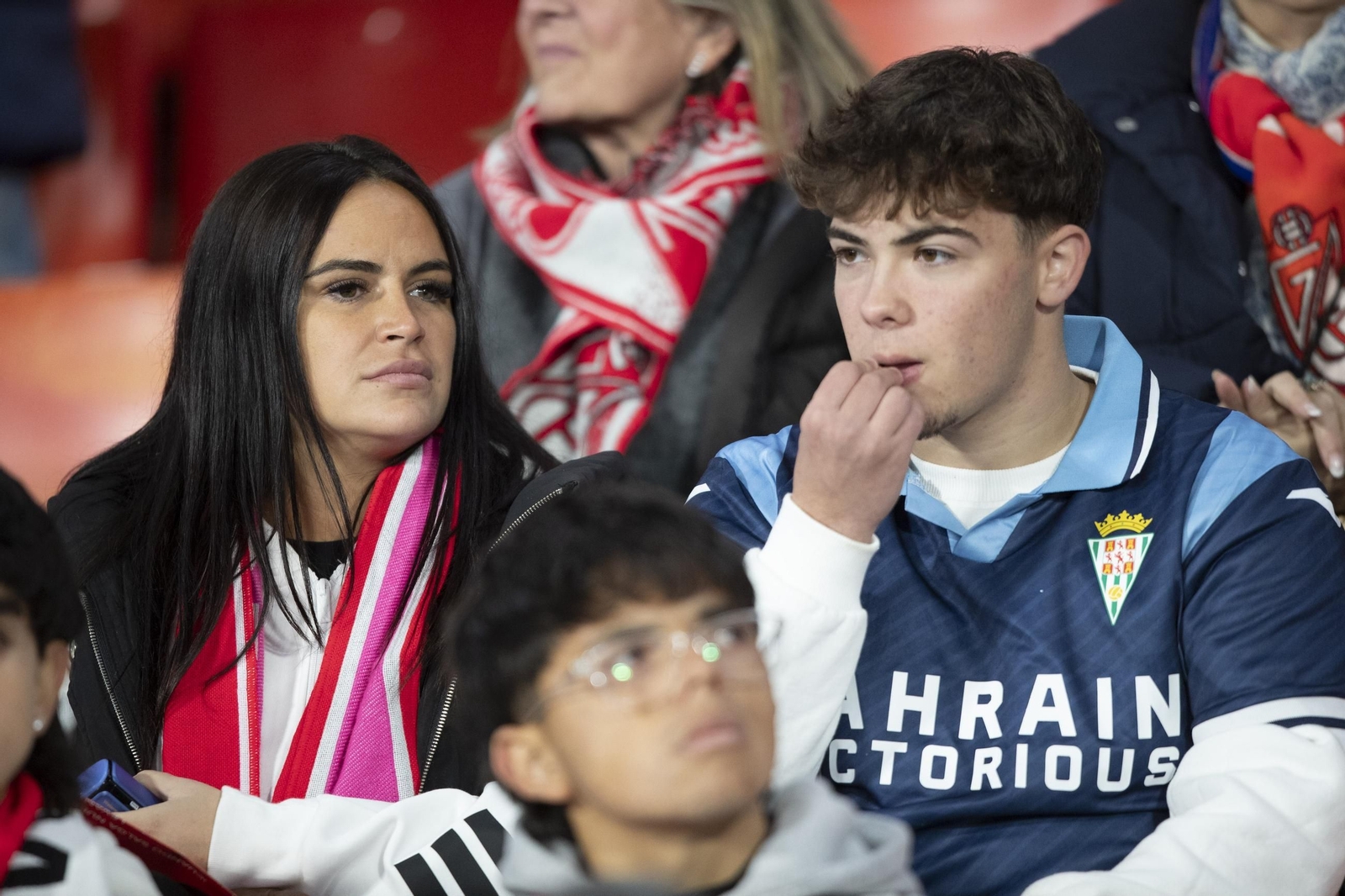 Las mejores fotos del ambiente en Los Cármenes para el derbi andaluz entre Granada CF y Córdoba CF
