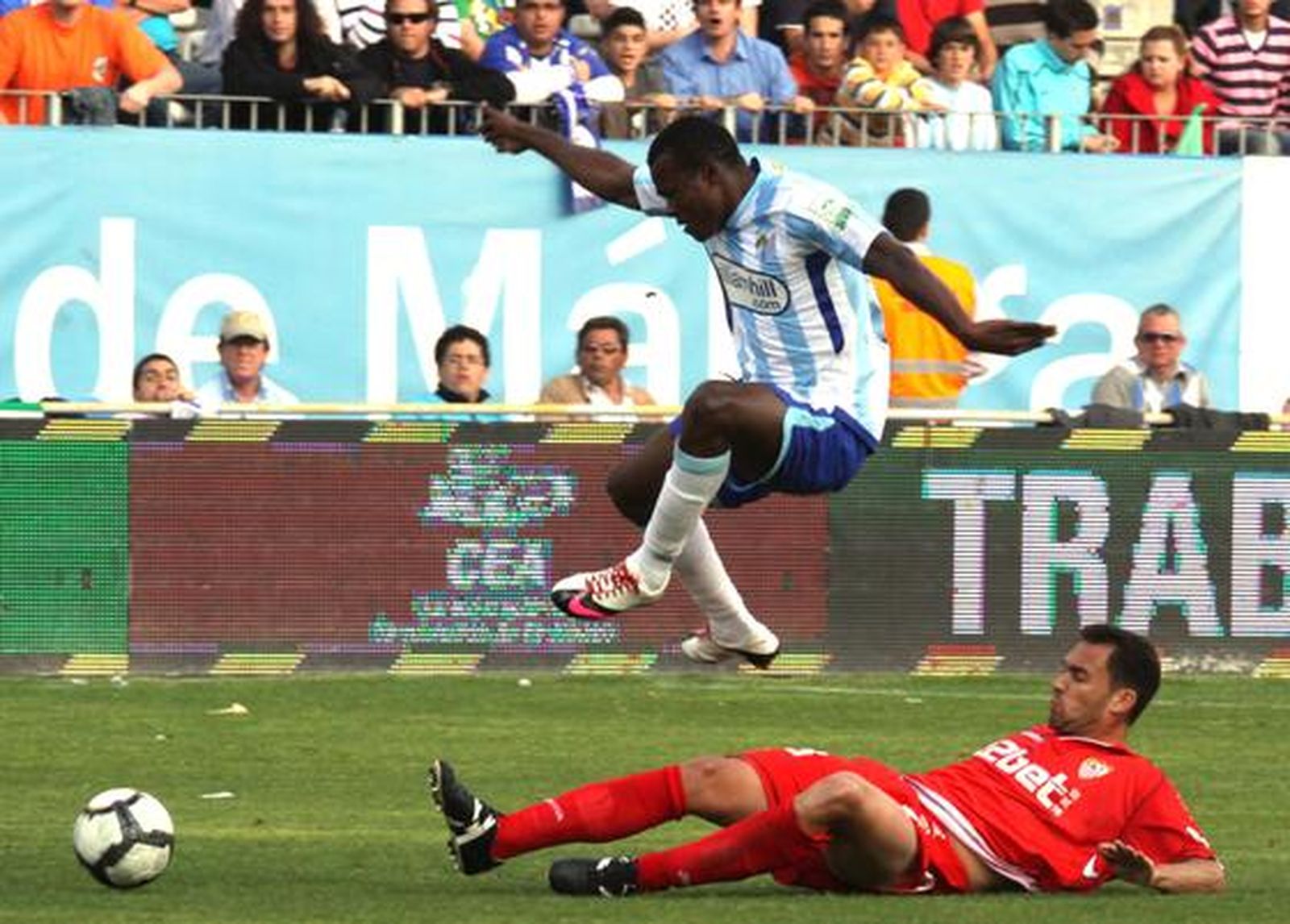 El Sevilla se lleva el derbi andaluz ante el Málaga en la Rosaleda. / Javier Albiñana