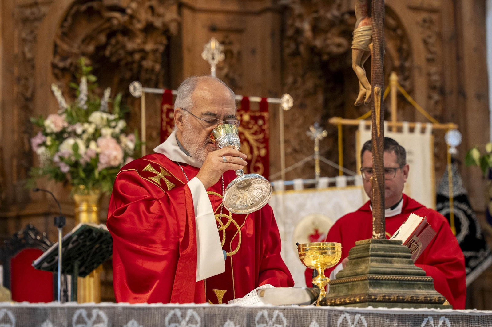 Eucaristía y procesión de Exaltación de la Cruz en la localidad de Vélez-Rubio