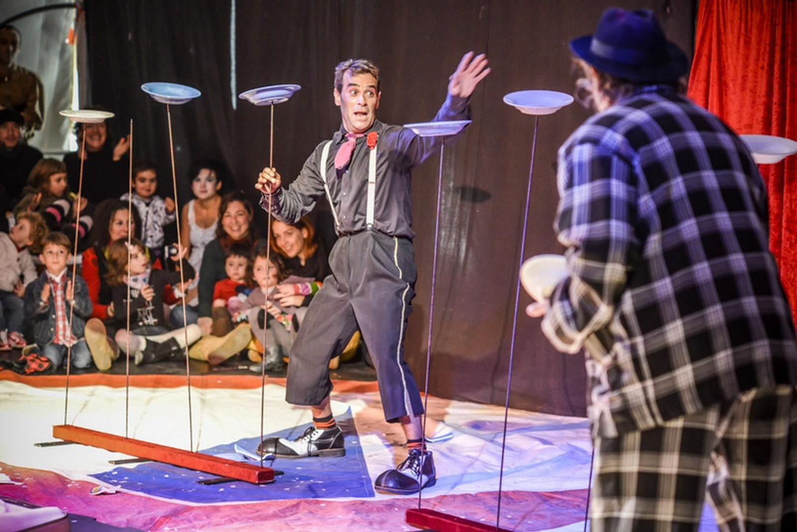 El malabarista y payaso Javi Javichy pondrá la nota de humor en la jornada festiva.