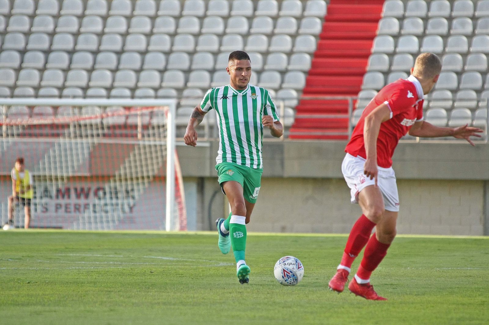 El amistoso Real Betis-Nottingham Forest, en imágenes