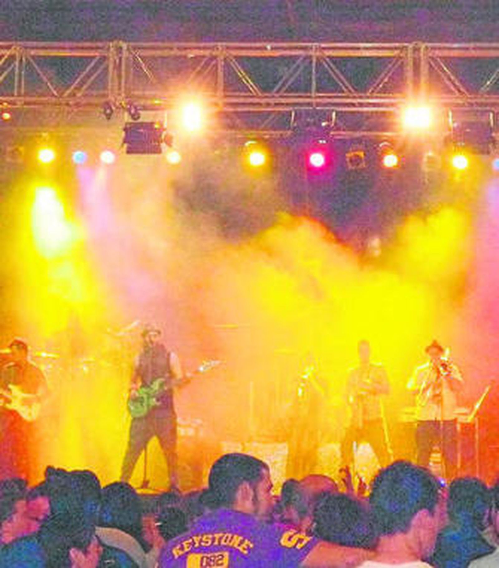 El grupo durante una de sus últimas actuaciones en Pechina.