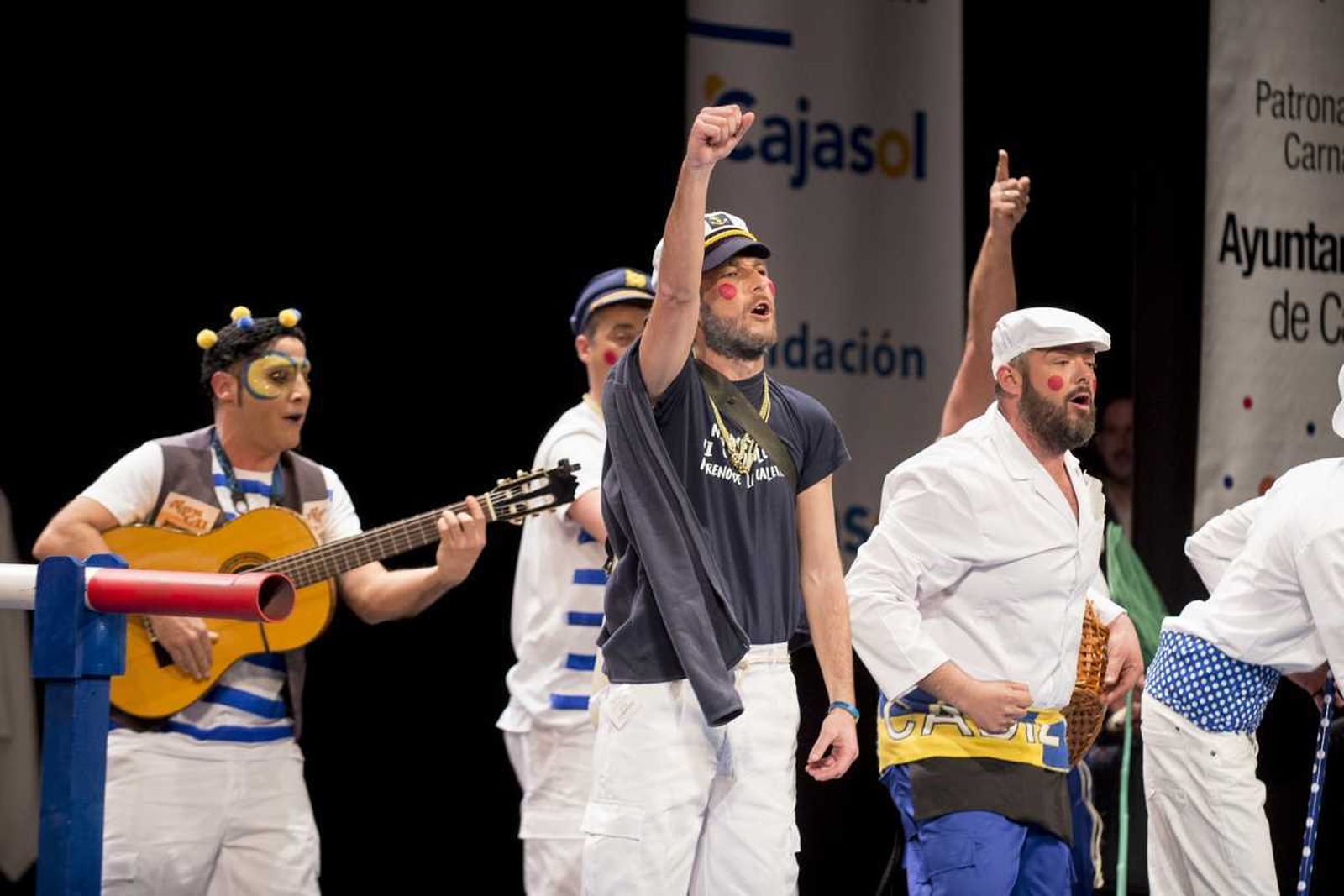 Las imágenes de la decimocuarta función clasificatoria