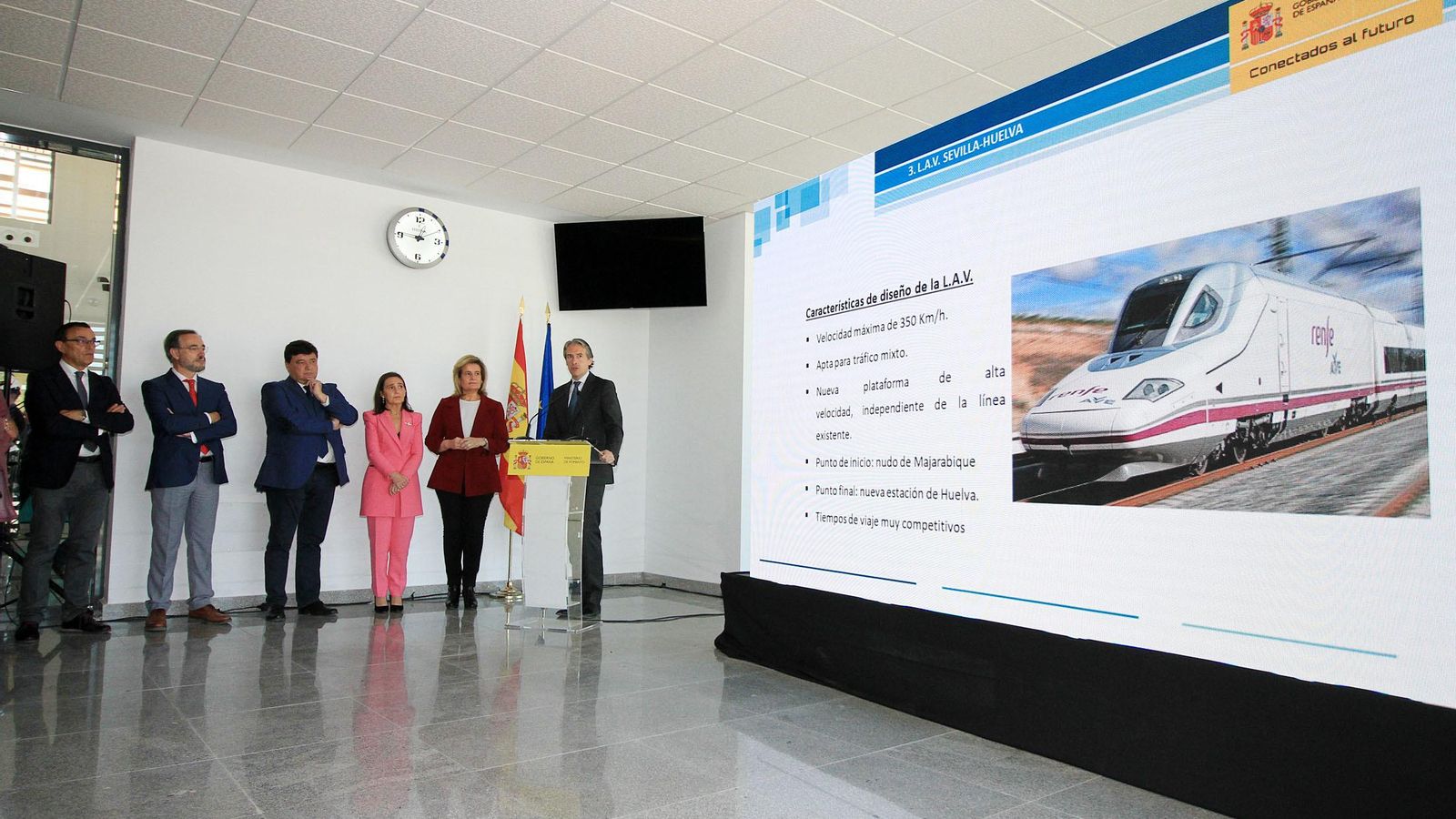 Presentación del estudio informativo del AVE por parte de Íñigo de la Serna.