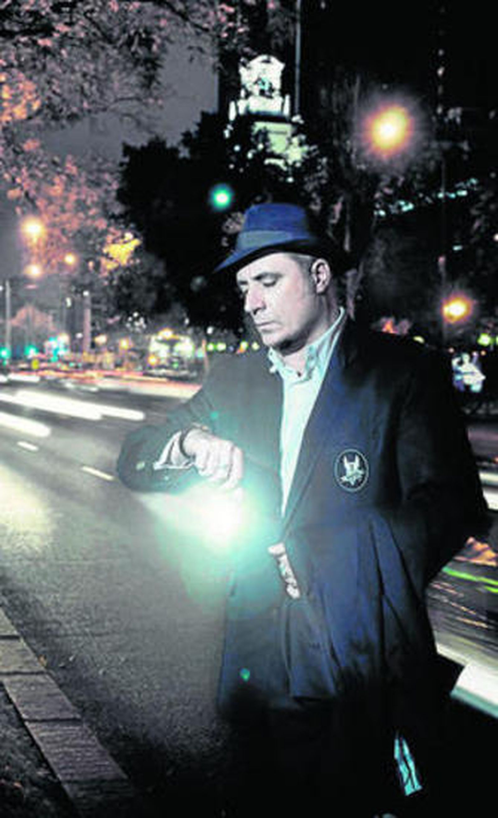 José María Sanz irrumpe hoy en Málaga dentro de su gira 'A solas'.