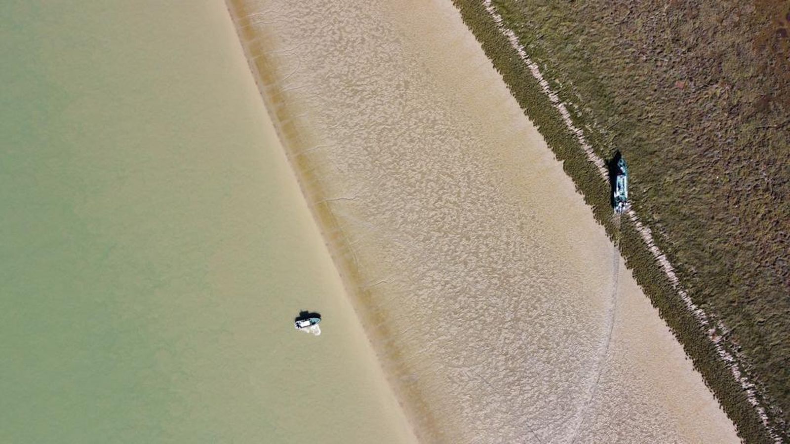 Vista aérea de la patrullera.