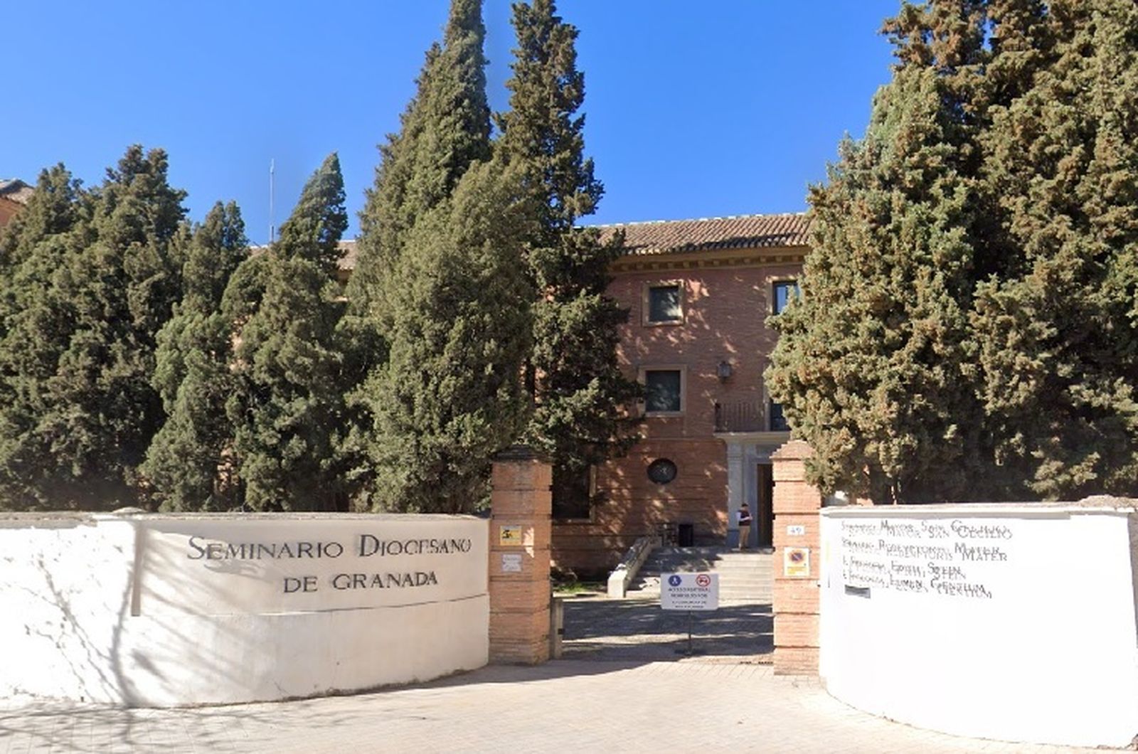 El instituto se ubicaba en el Seminario de Granada.