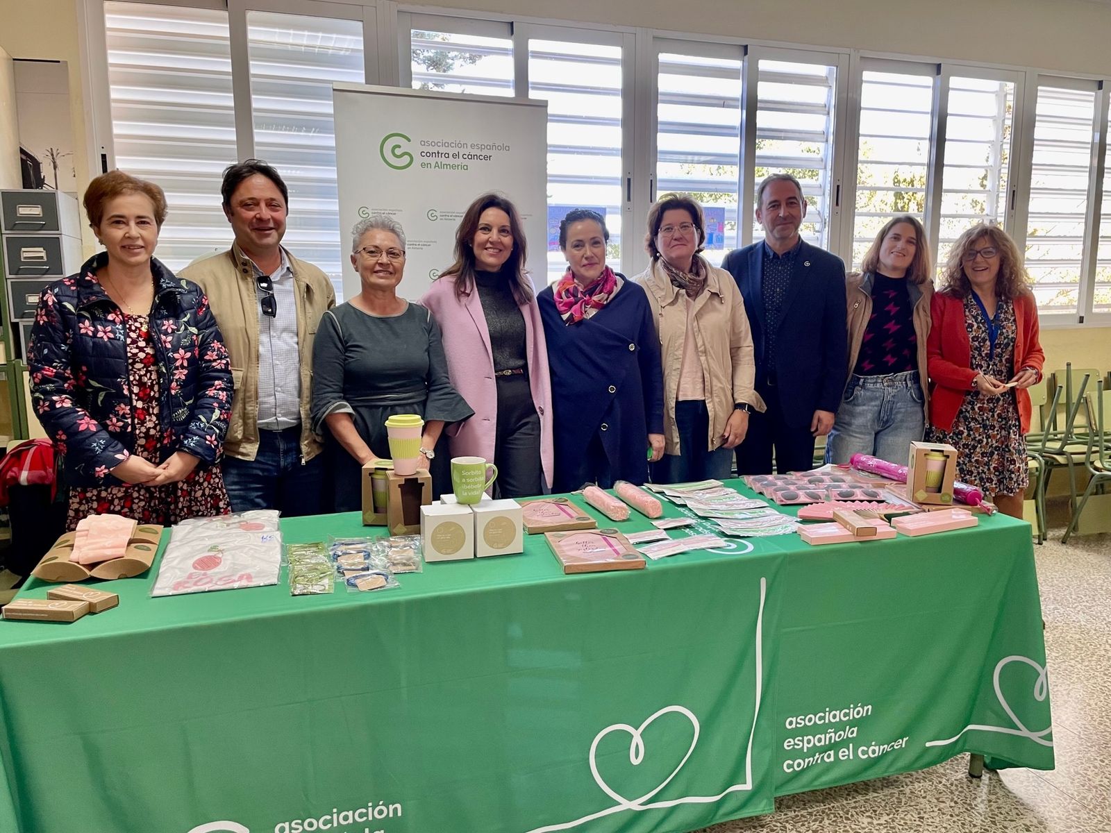 El IES Cruz de Caravaca dedica su rastrillo solidario a la Asociación Española Contra el Cáncer